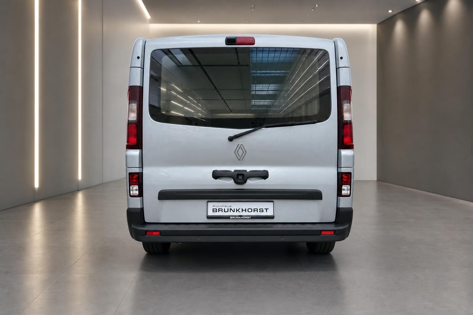 Renault Transporter silber Heckansicht - Autohaus Brunkhorst Fahrzeugangebot