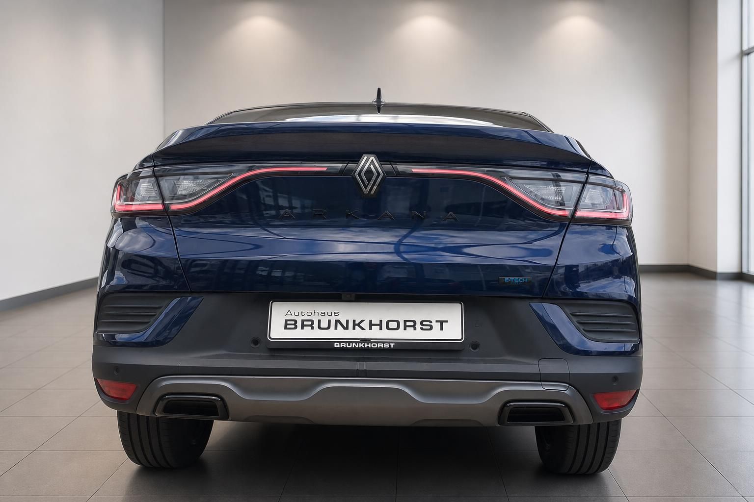 Renault Fahrzeug dunkelblau Heckansicht mit LED-Rückleuchten - Autohaus Brunkhorst