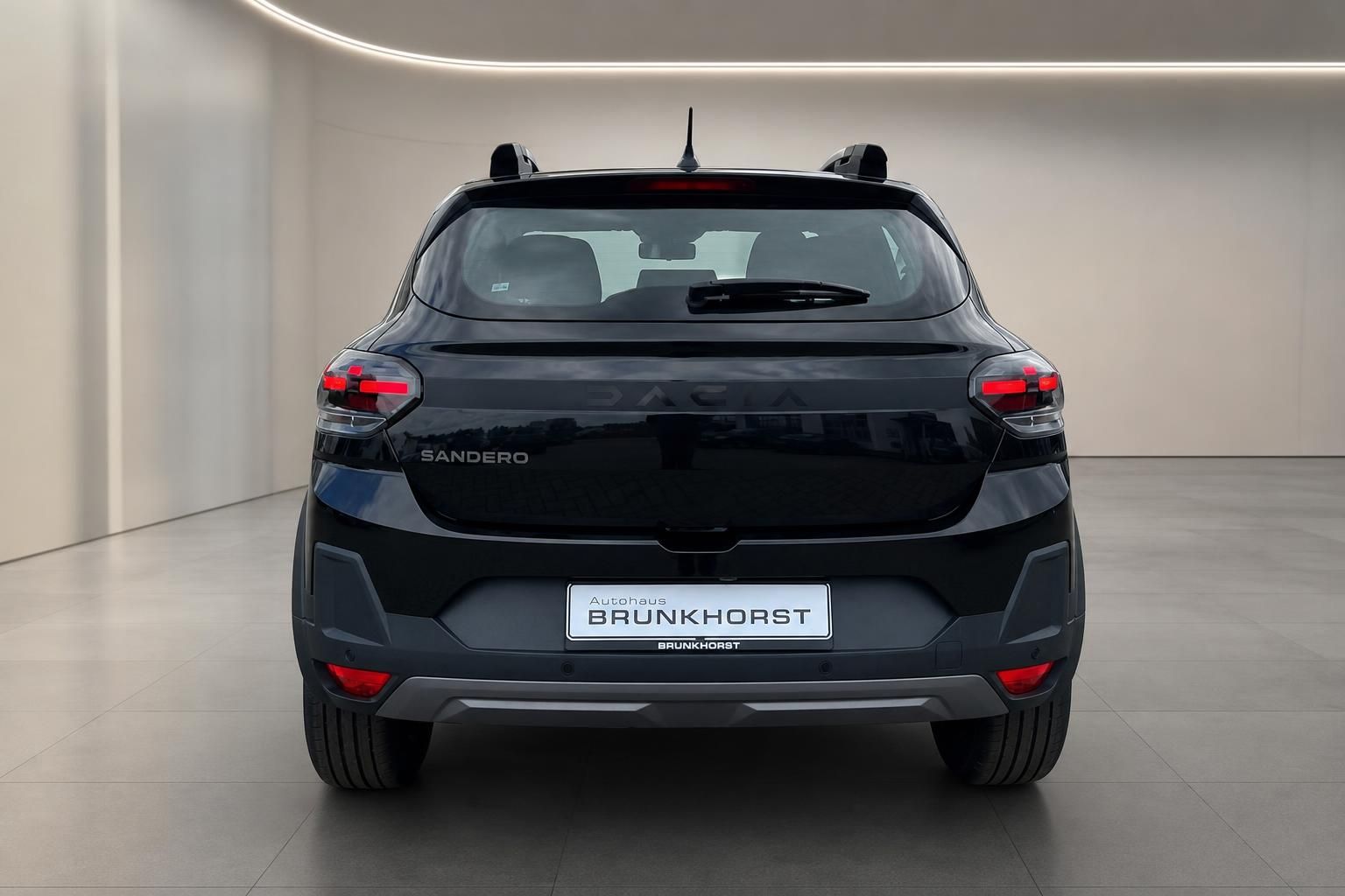 Dacia Sandero Stepway schwarz Heckansicht im Autohaus Brunkhorst
