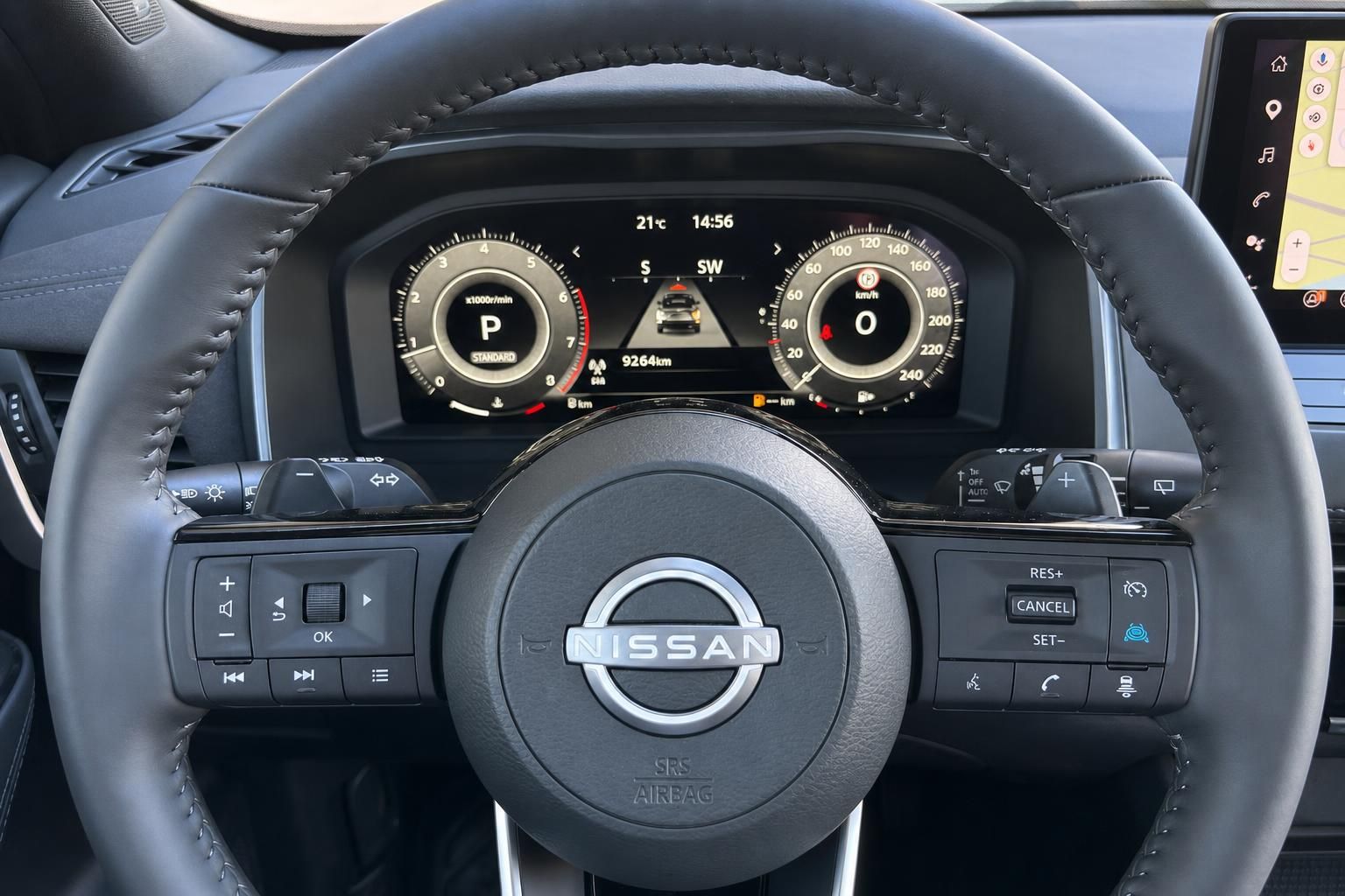 Nissan Lenkrad Multifunktion Tacho Kombiinstrument digitales Display Bedienelemente