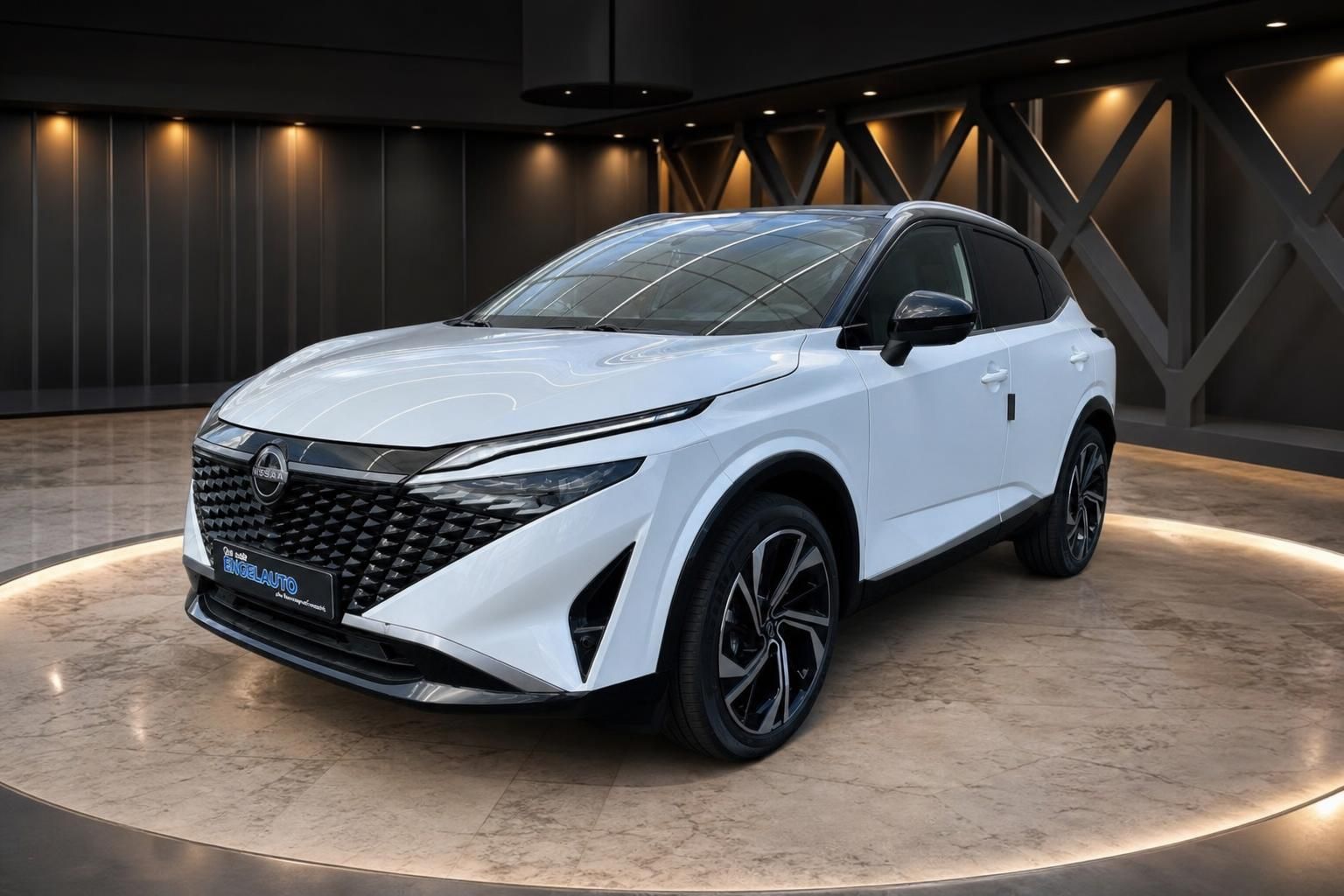 Nissan Qashqai weiss - Frontansicht schräg mit modernem Design und LED-Scheinwerfern