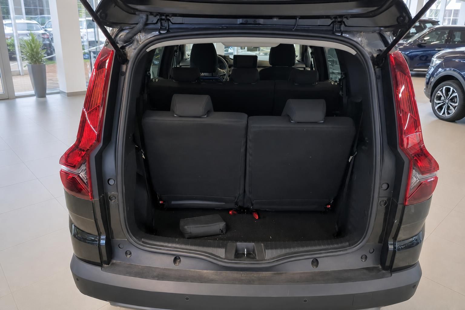 Dacia Jogger Kofferraum mit umgeklappter dritter Sitzreihe