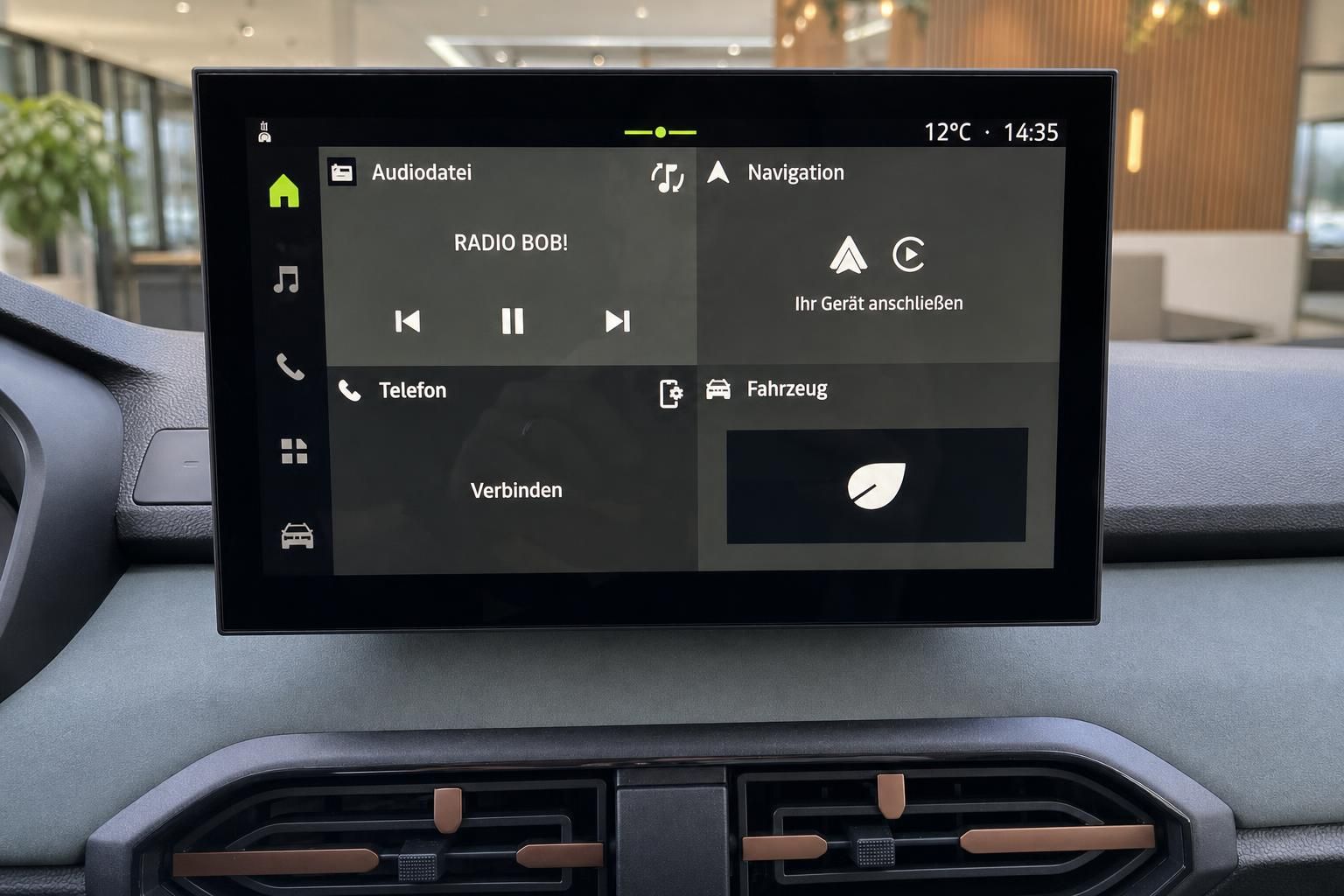 Fahrzeug-Infotainmentsystem mit Touchscreen und Audio-Navigation-Interface
