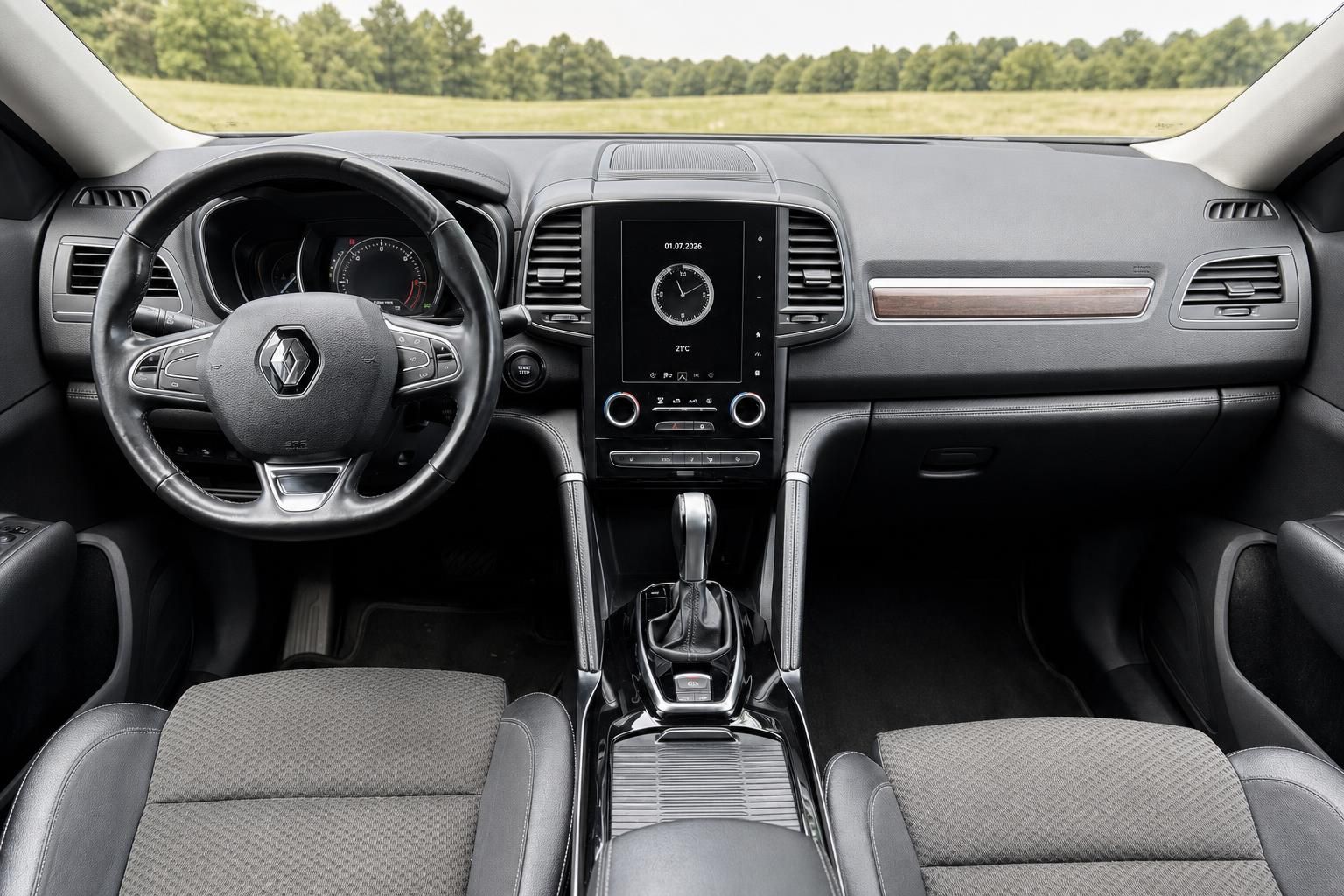Renault Cockpit Ansicht mit Touchscreen und Armaturenbrett