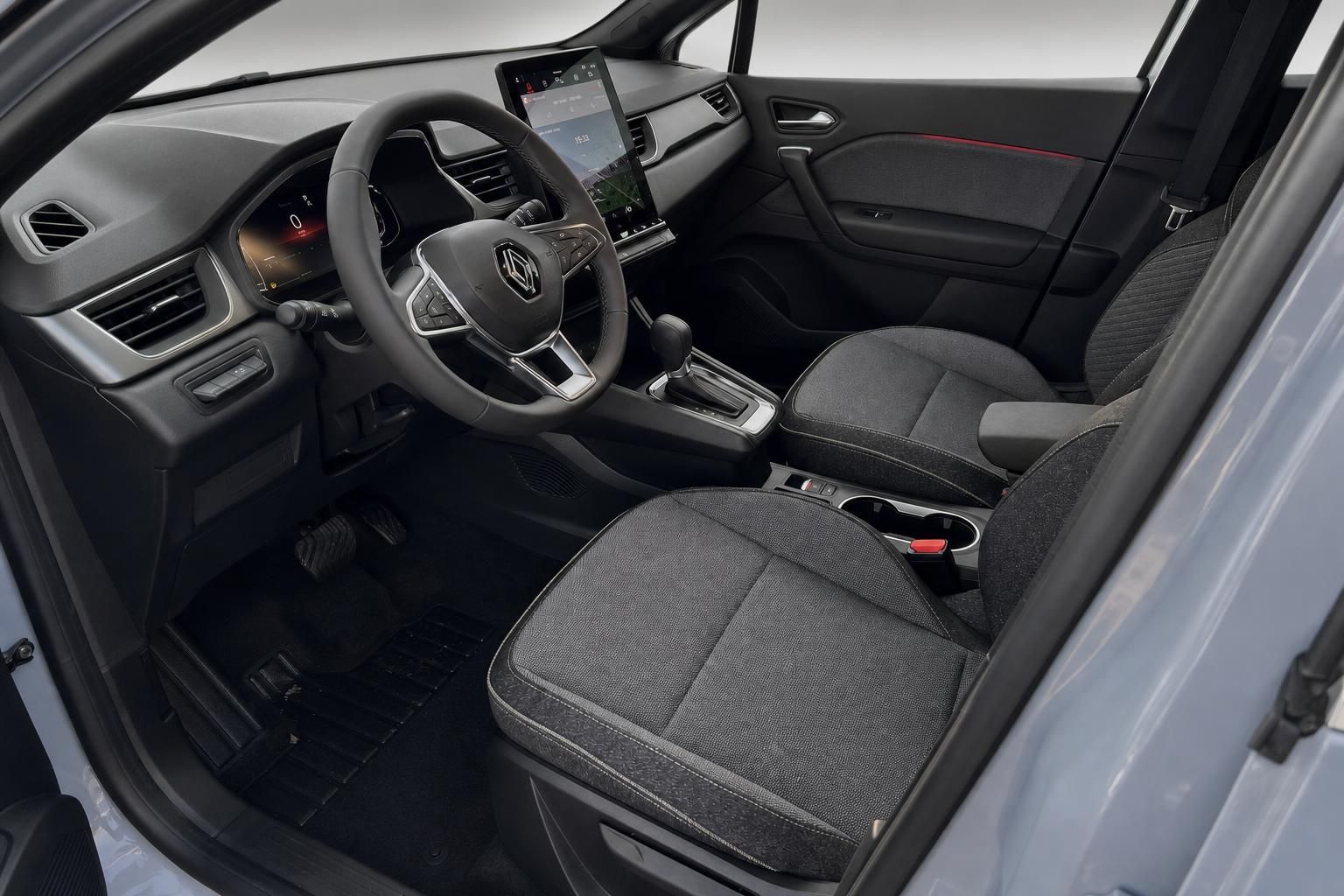 Renault Captur Innenraum mit schwarzer Ausstattung, Touchscreen und modernem Cockpit-Design