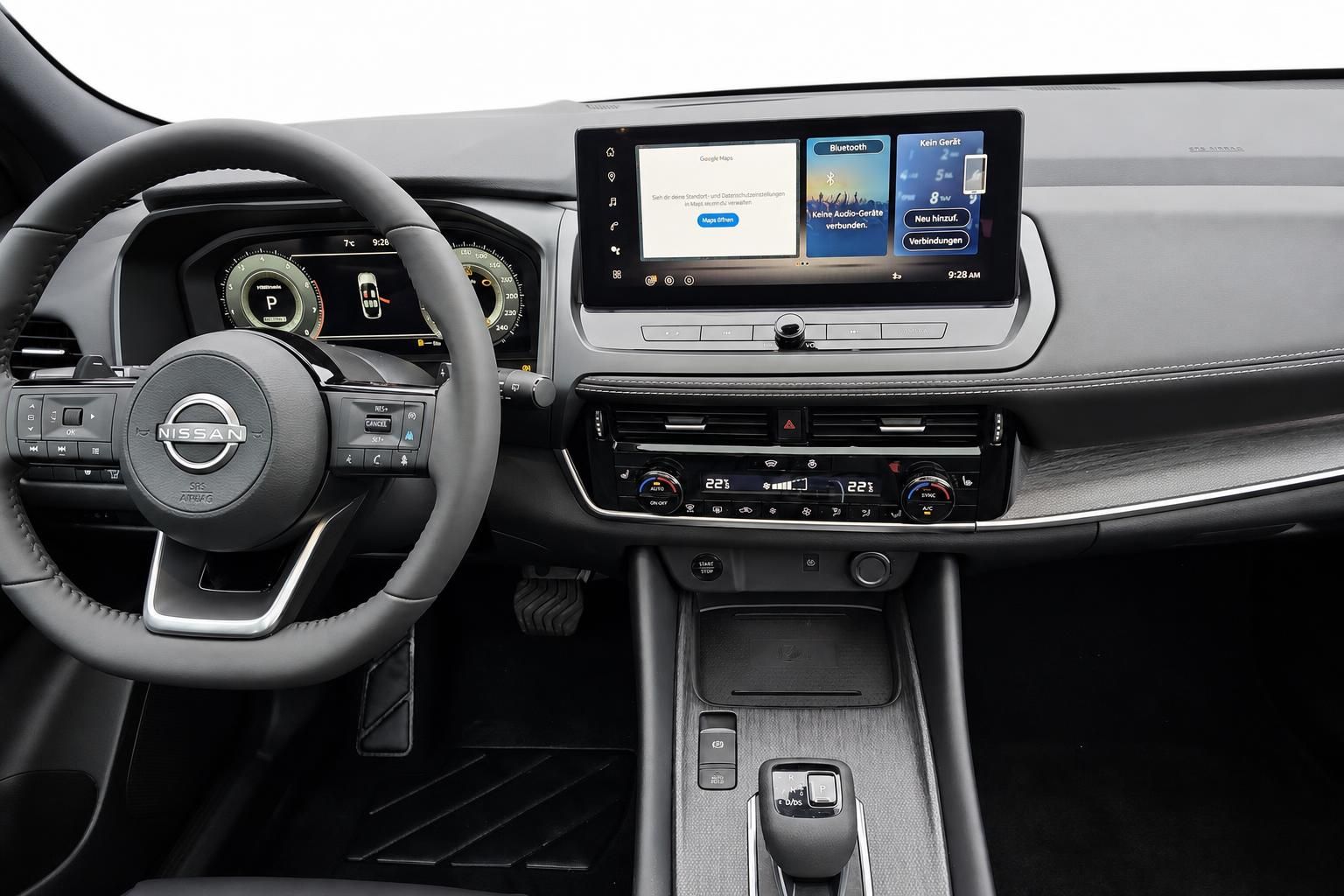 Nissan Cockpit mit Lenkrad, Digitaltacho und Touchscreen Infotainment