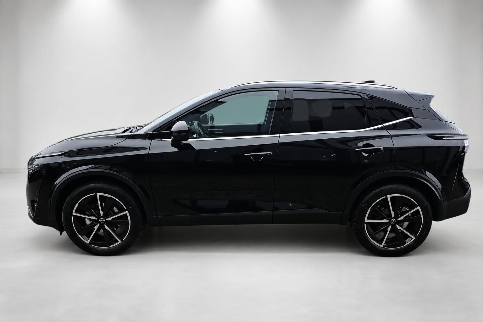 Nissan Qashqai schwarz SUV Seitenansicht Profil