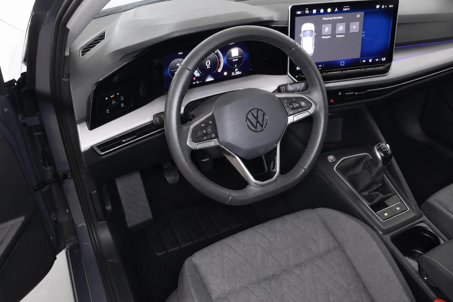 VW Golf Innenraum Lenkrad und Cockpit Ansicht