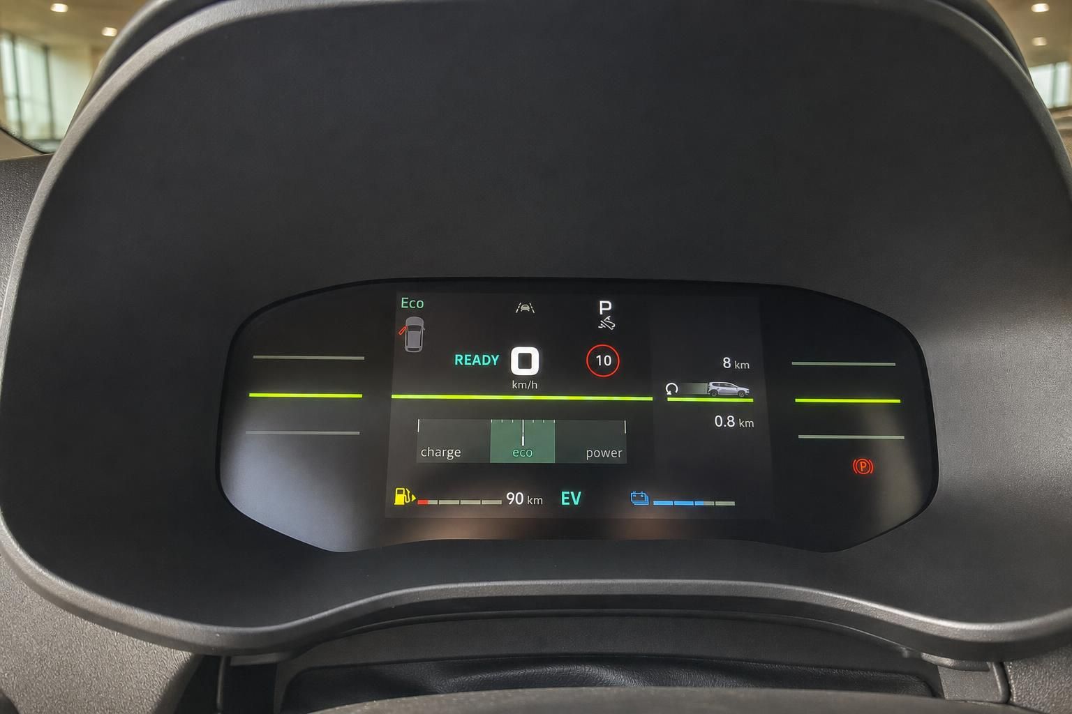 Digitales Kombiinstrument eines Elektrofahrzeugs mit Eco-Modus und Reichweitenanzeige von 90 km
