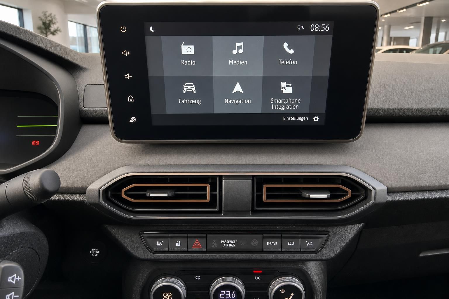 Fahrzeug Infotainment-System mit Touchscreen und Klimaautomatik - Cockpit-Details