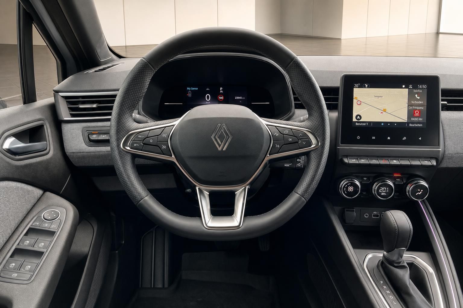 Renault Cockpit mit Lenkrad, Tacho und Touchscreen-Infotainment System