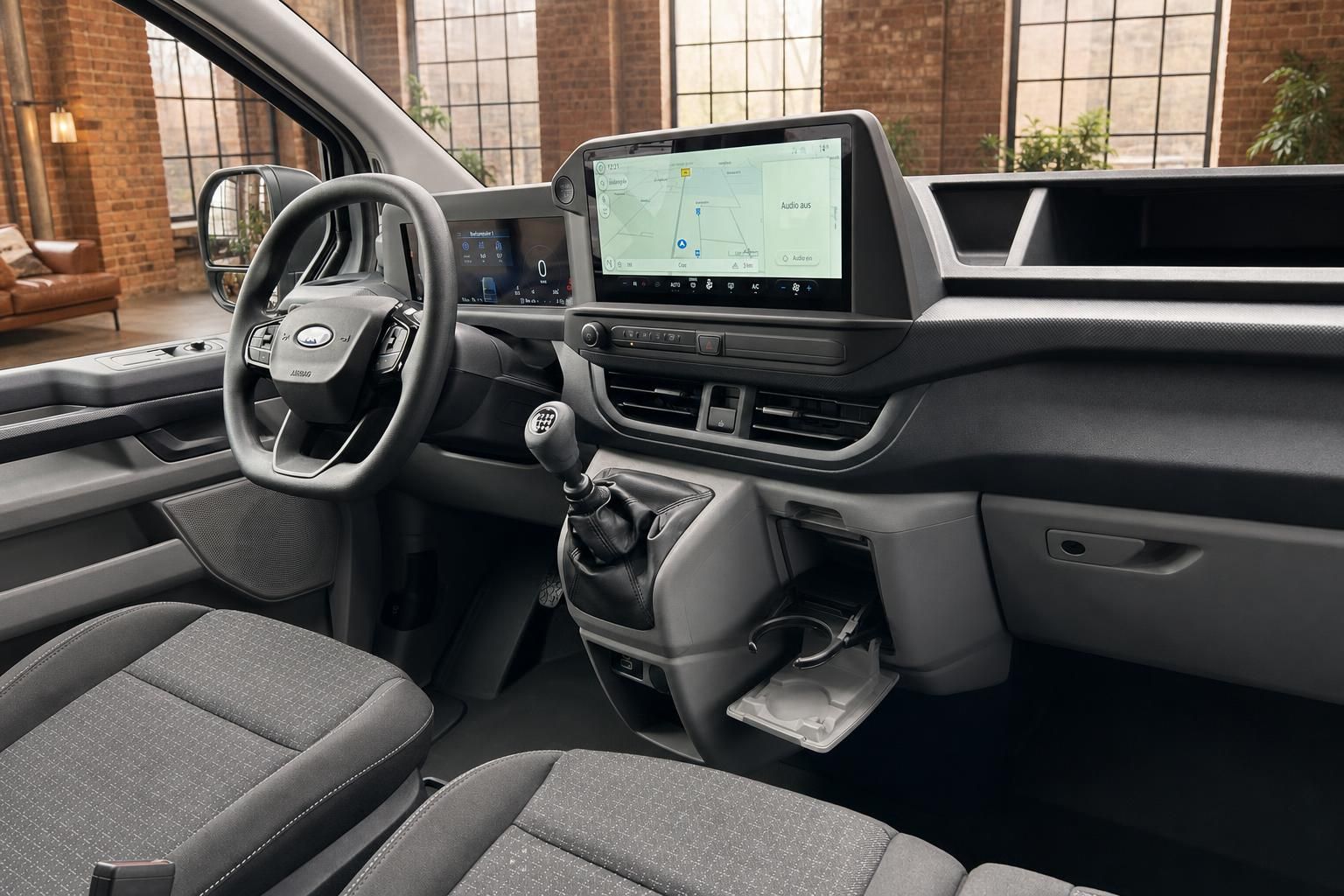 Ford Transit Cockpit mit Touchscreen-Navigation und Mittelkonsole