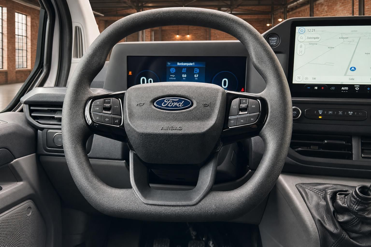 Ford Transit Lenkrad mit Bedienelementen und Navigationsdisplay