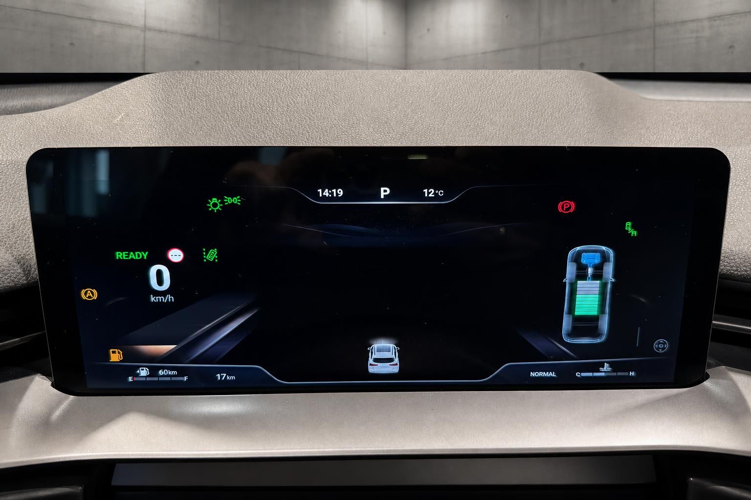 Digitales Kombiinstrument mit Fahrzeugstatus und Batterieanzeige