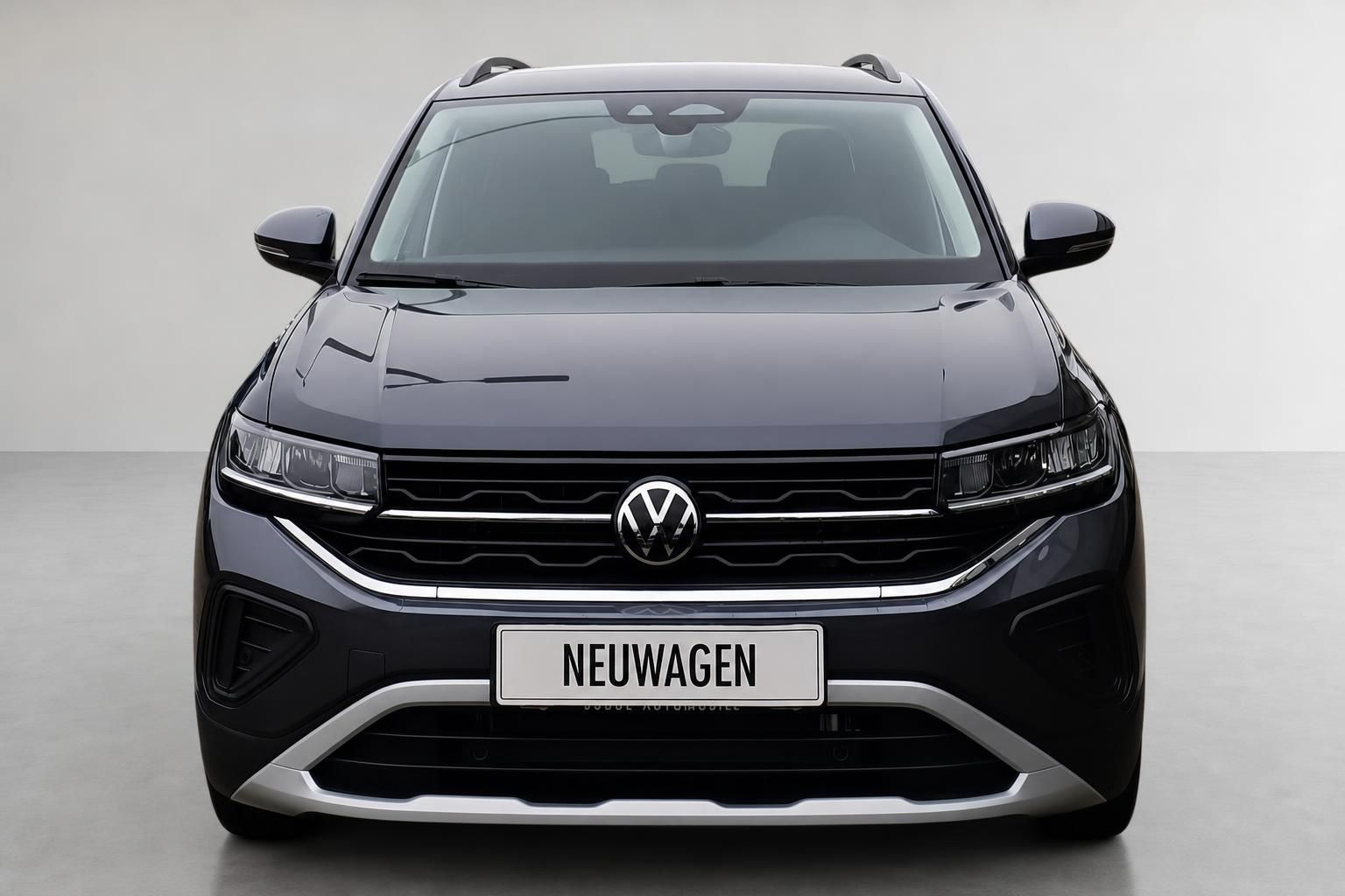 VW T-Cross Frontansicht schwarz mit VW Logo und Kühlergrill