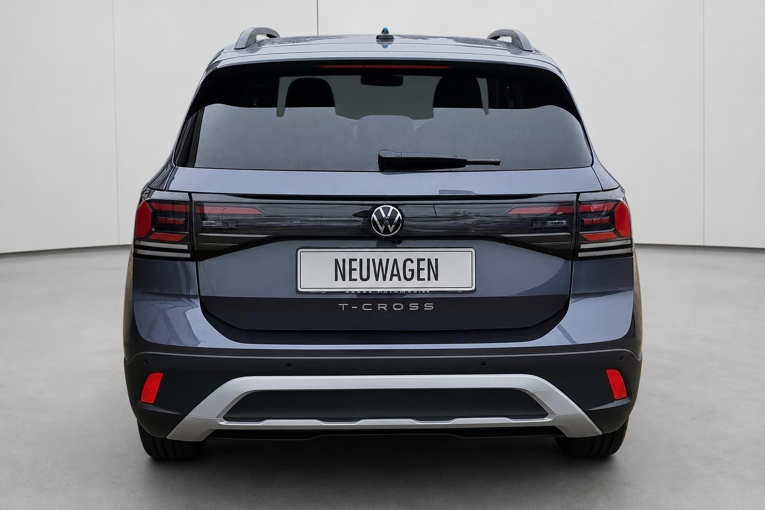 VW T-Cross blau Heckansicht mit Dachreling Neuwagen