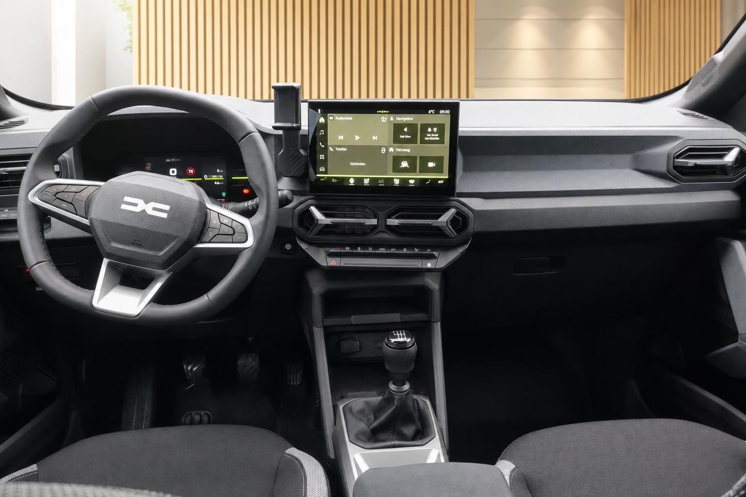 Dacia Duster Cockpit Lenkrad Touchscreen Infotainment schwarz