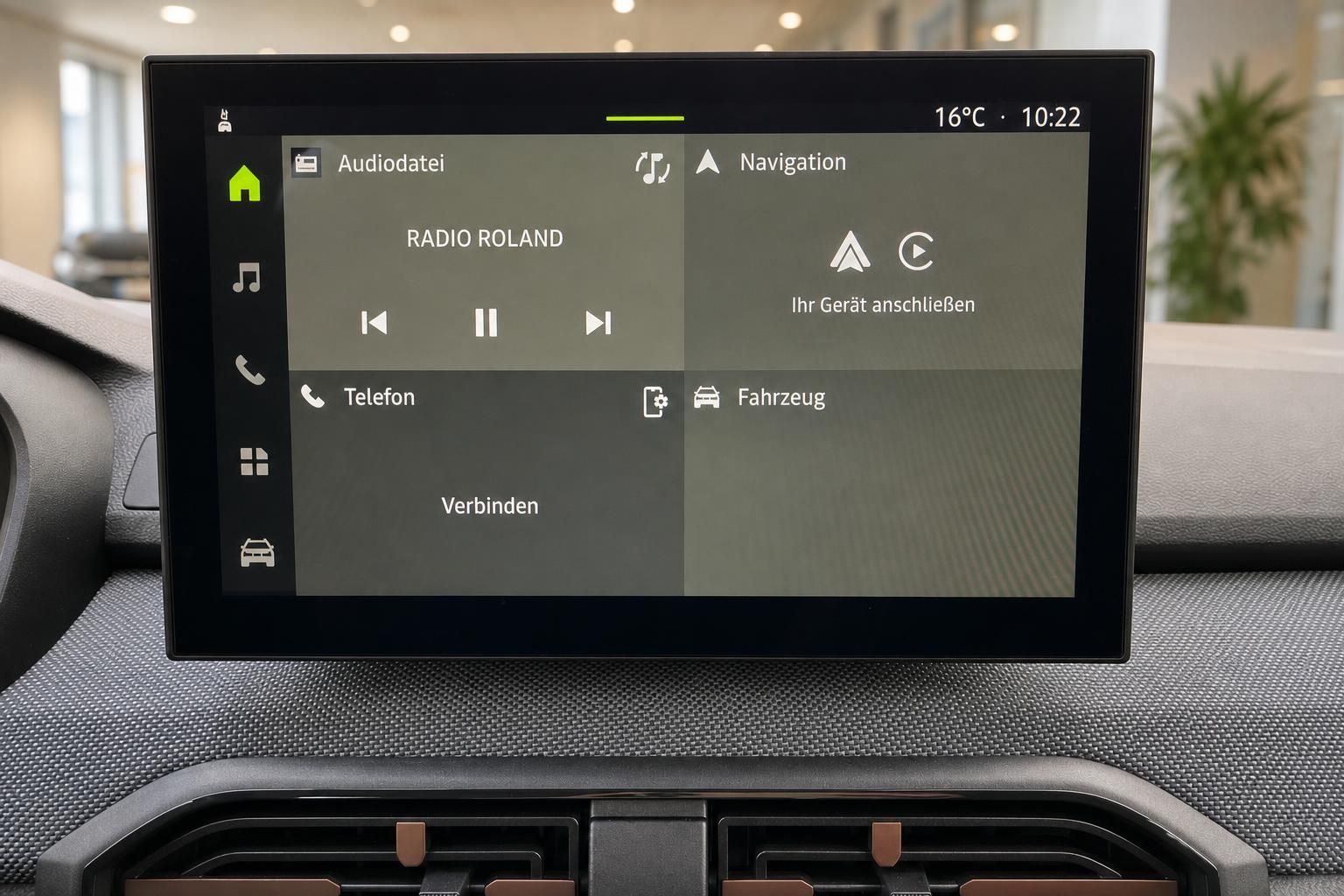 Touchscreen Infotainment System im Dacia Cockpit