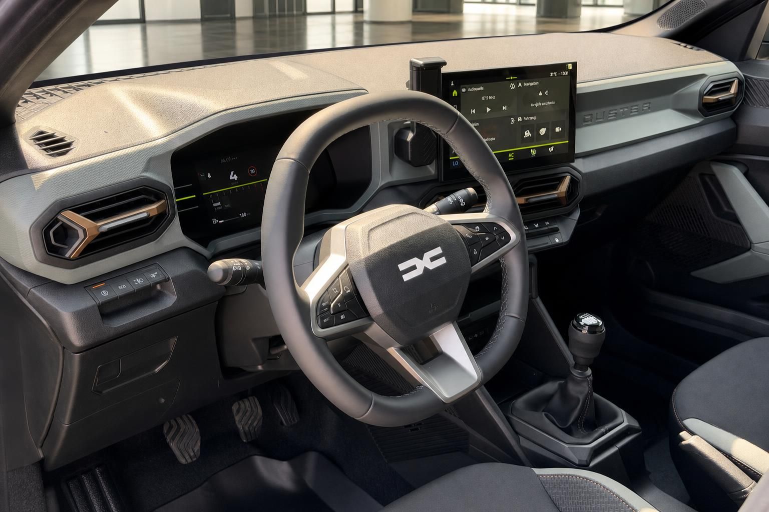 Dacia Duster Cockpit mit Lenkrad, Digitalanzeige und Touchscreen-Infotainment