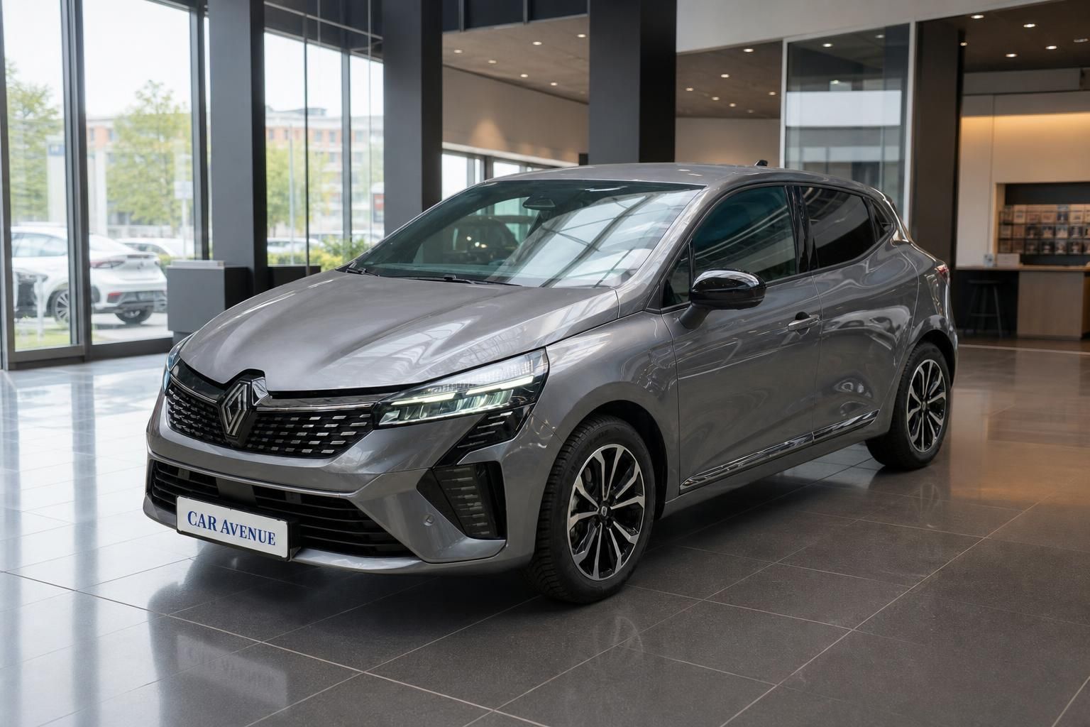 Renault Clio grau Frontansicht im Autohaus Car Avenue