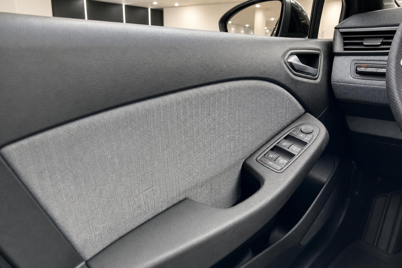 Renault Fahrzeug Türverkleidung mit Fensterheberschaltern