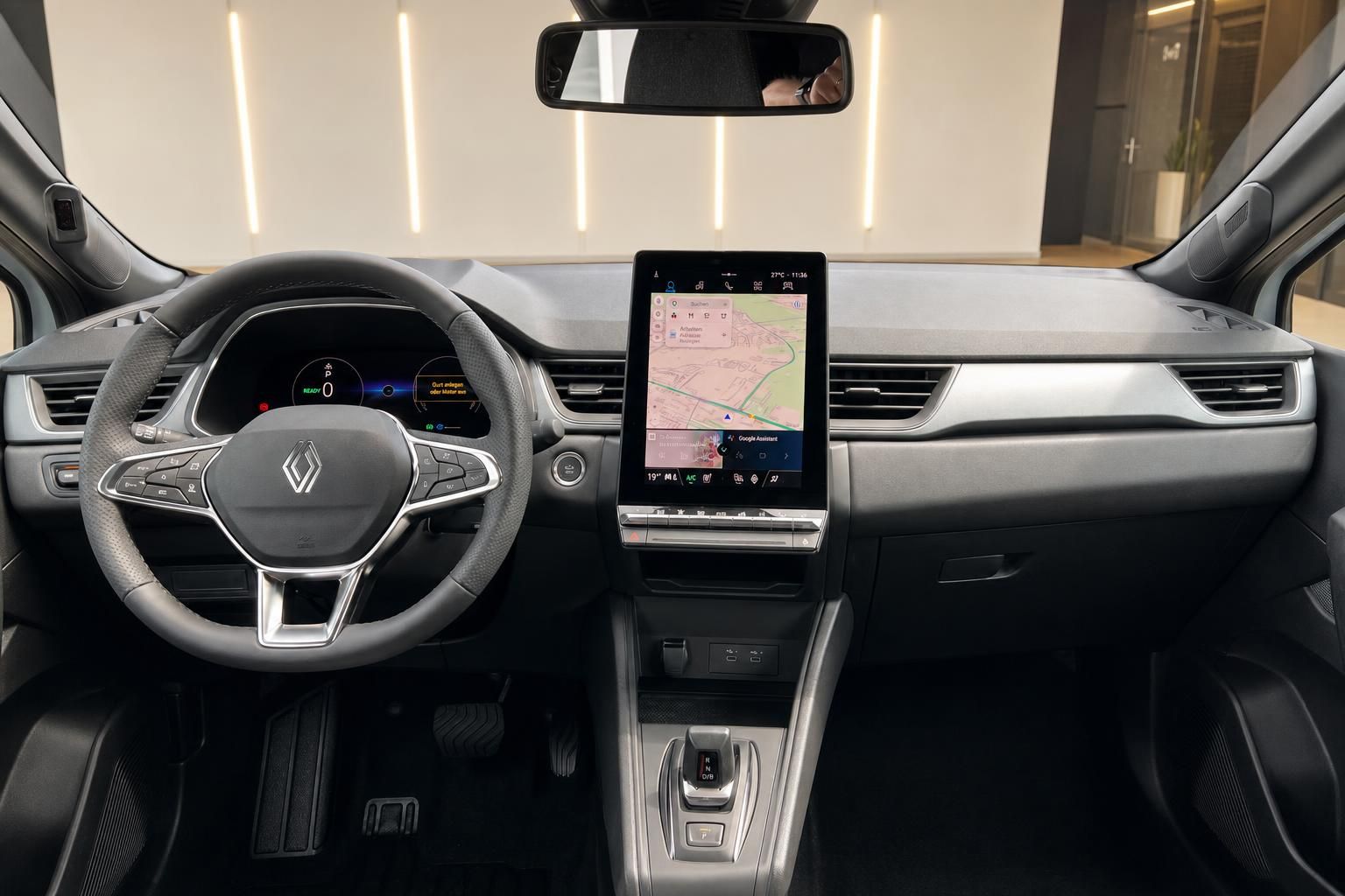 Renault Captur Armaturenbrett mit großem Touchscreen-Display und modernem Cockpit-Design