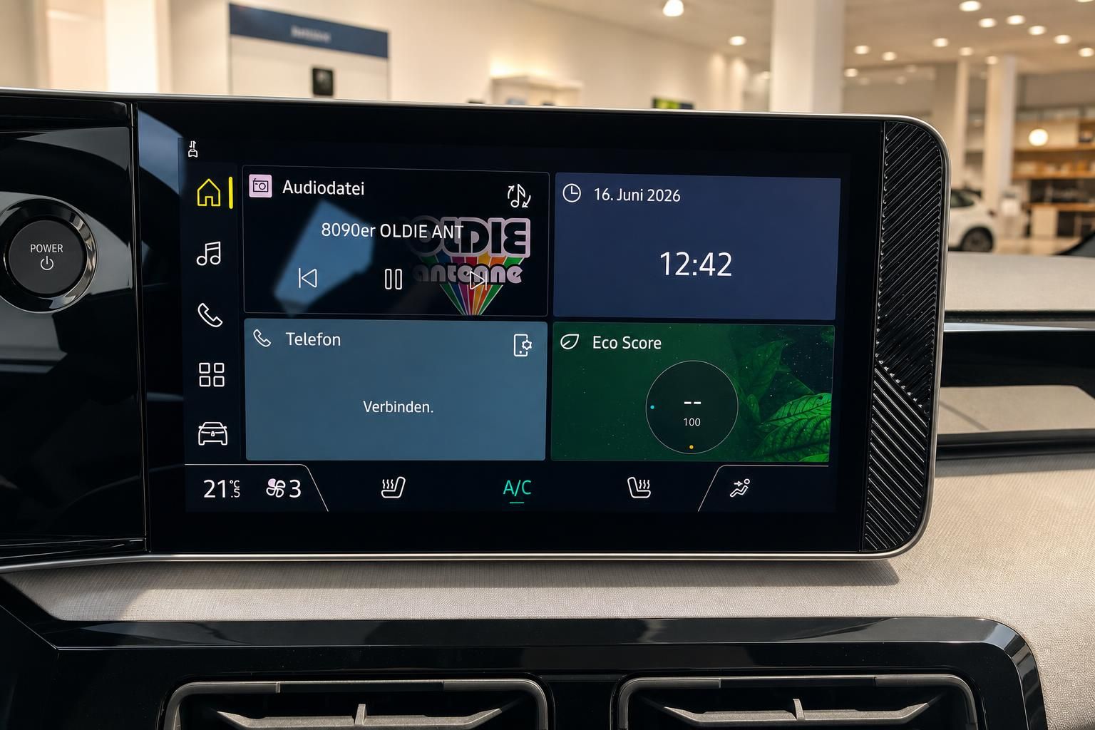 Fahrzeug Infotainment-Touchscreen mit Menü Audiodatei Telefon und Eco Score