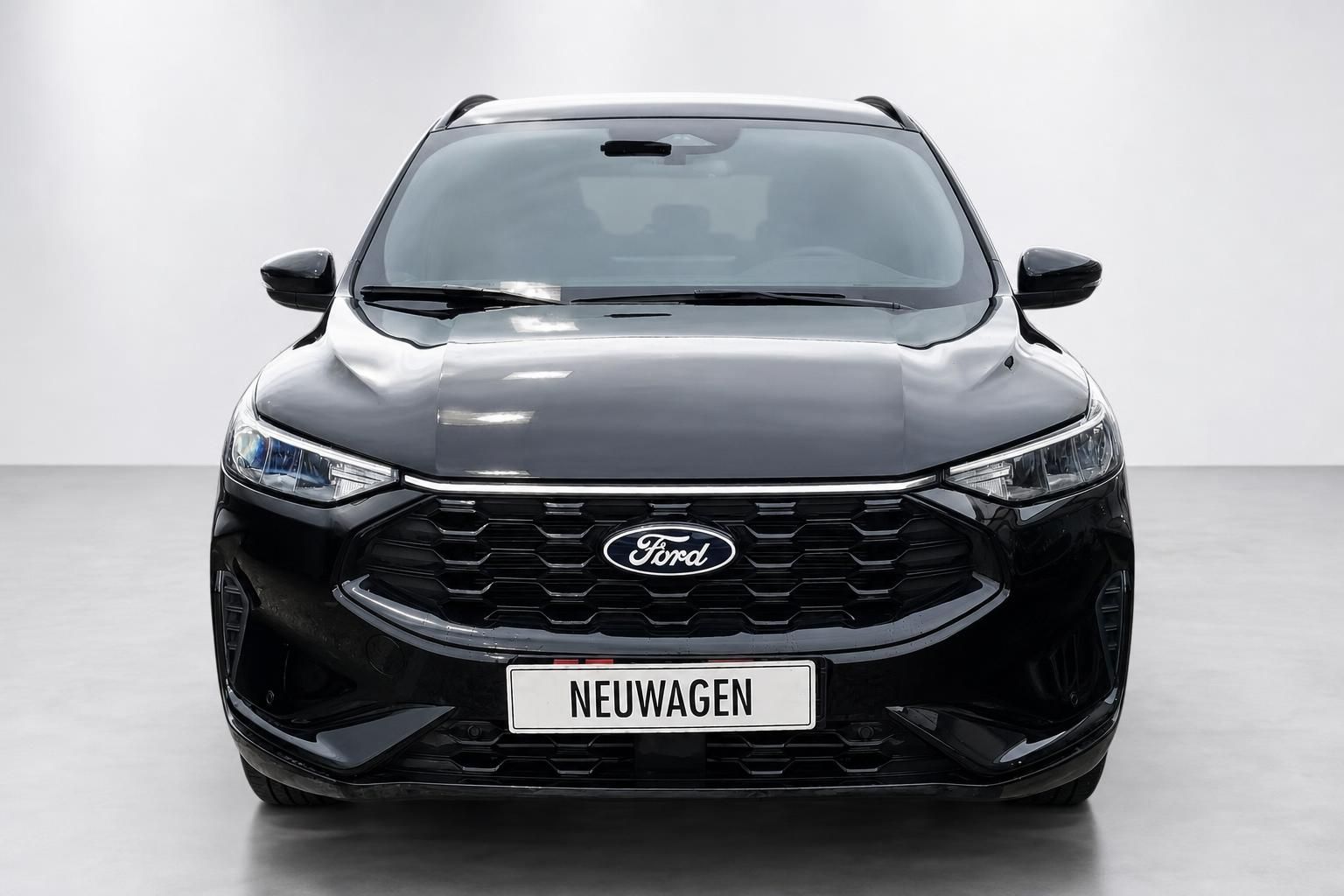 Ford Kuga schwarz Frontansicht Kühlergrill Neuwagen