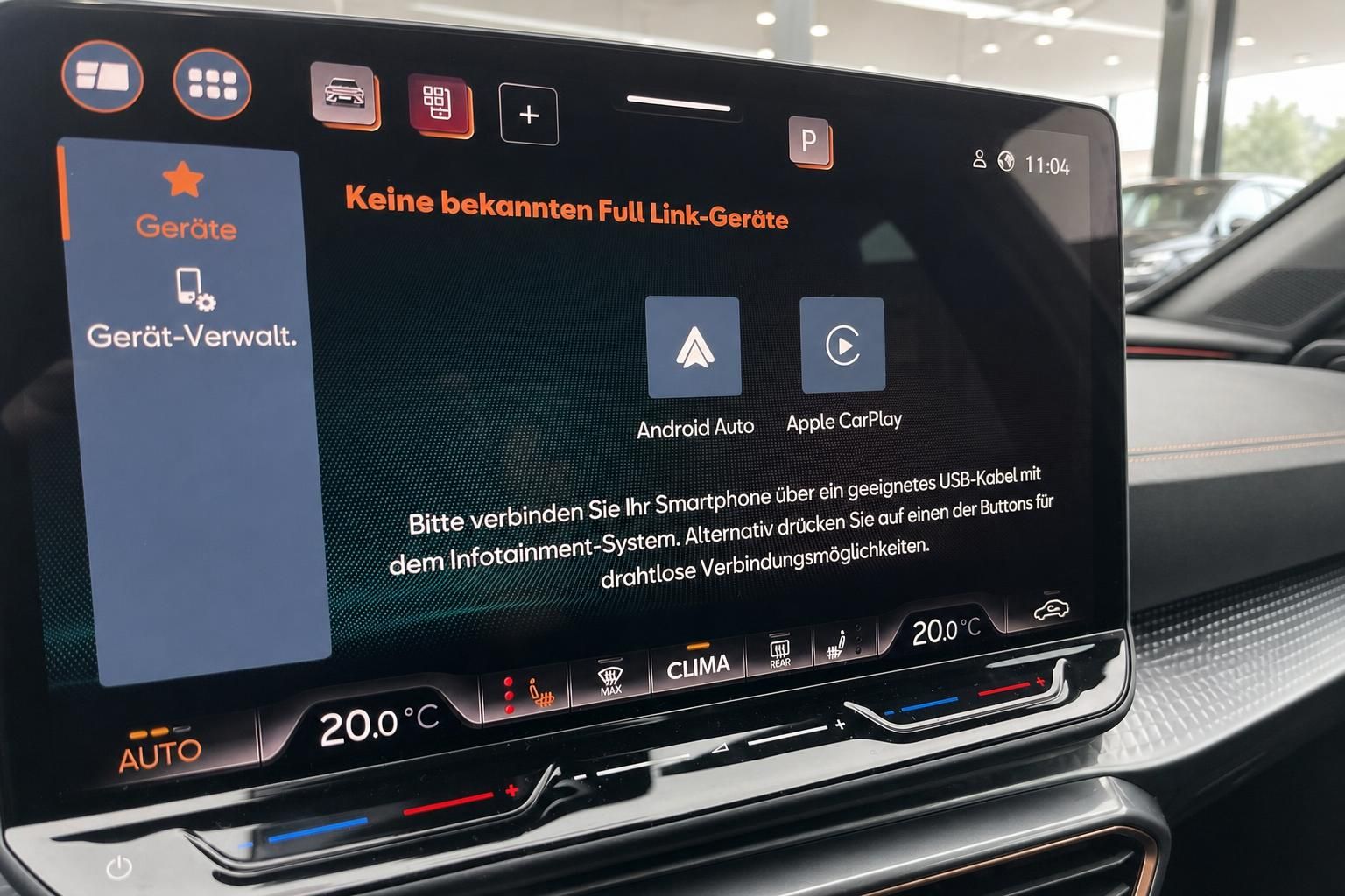 Infotainment-Display mit Android Auto und Apple CarPlay im Auto