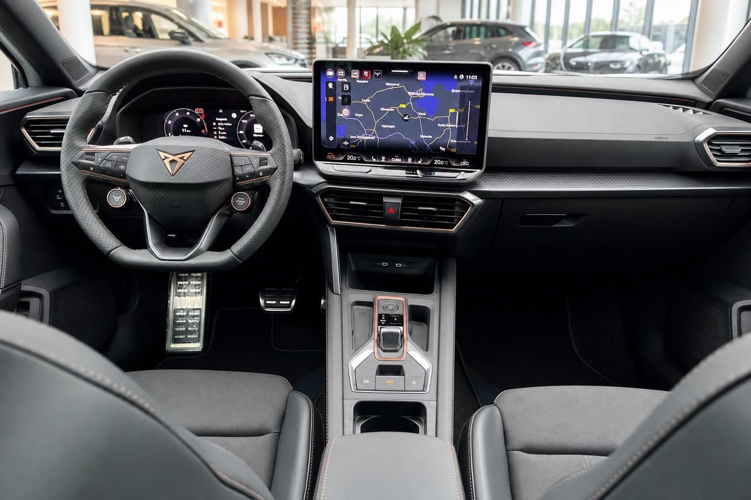 Cupra Formentor Cockpit mit Lenkrad, Navigationsdisplay und Mittelkonsole