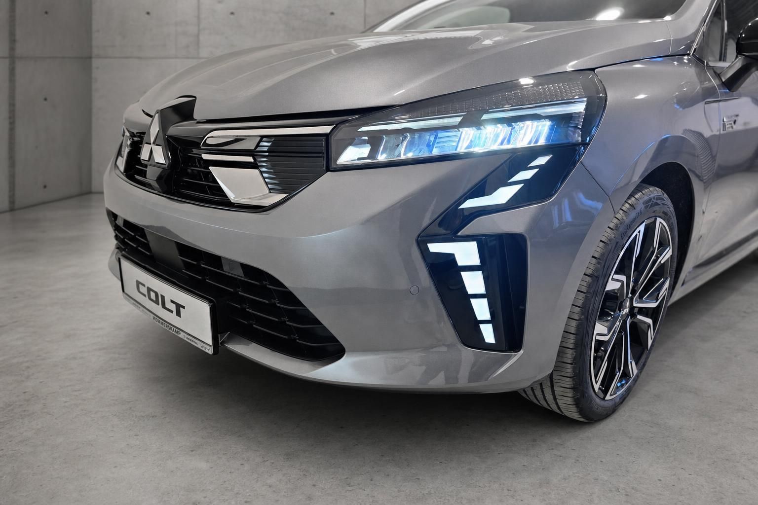 Mitsubishi Colt LED-Scheinwerfer und Frontdesign in Detailansicht