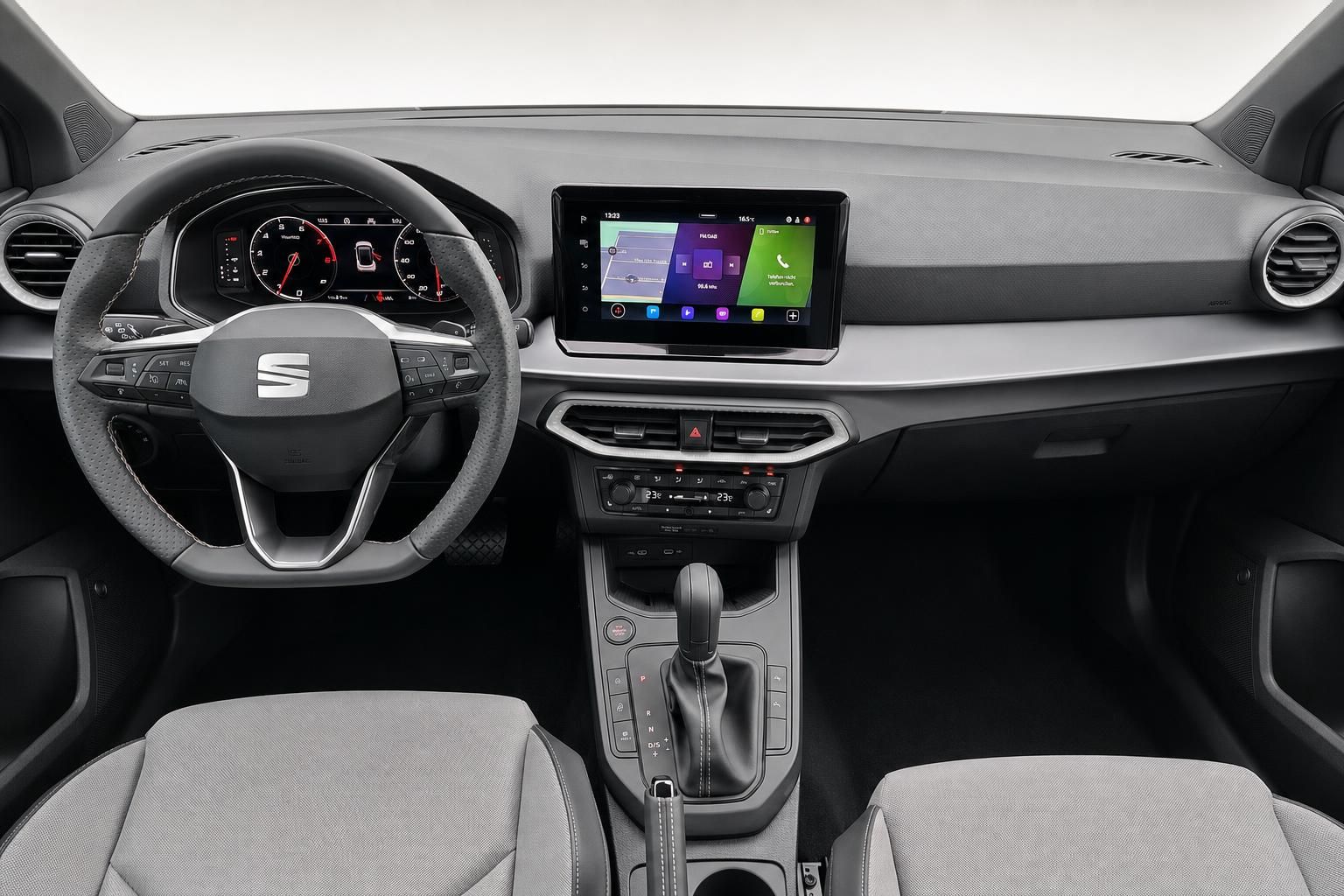 SEAT Arona Cockpit mit Lenkrad und Touchscreen Infotainment