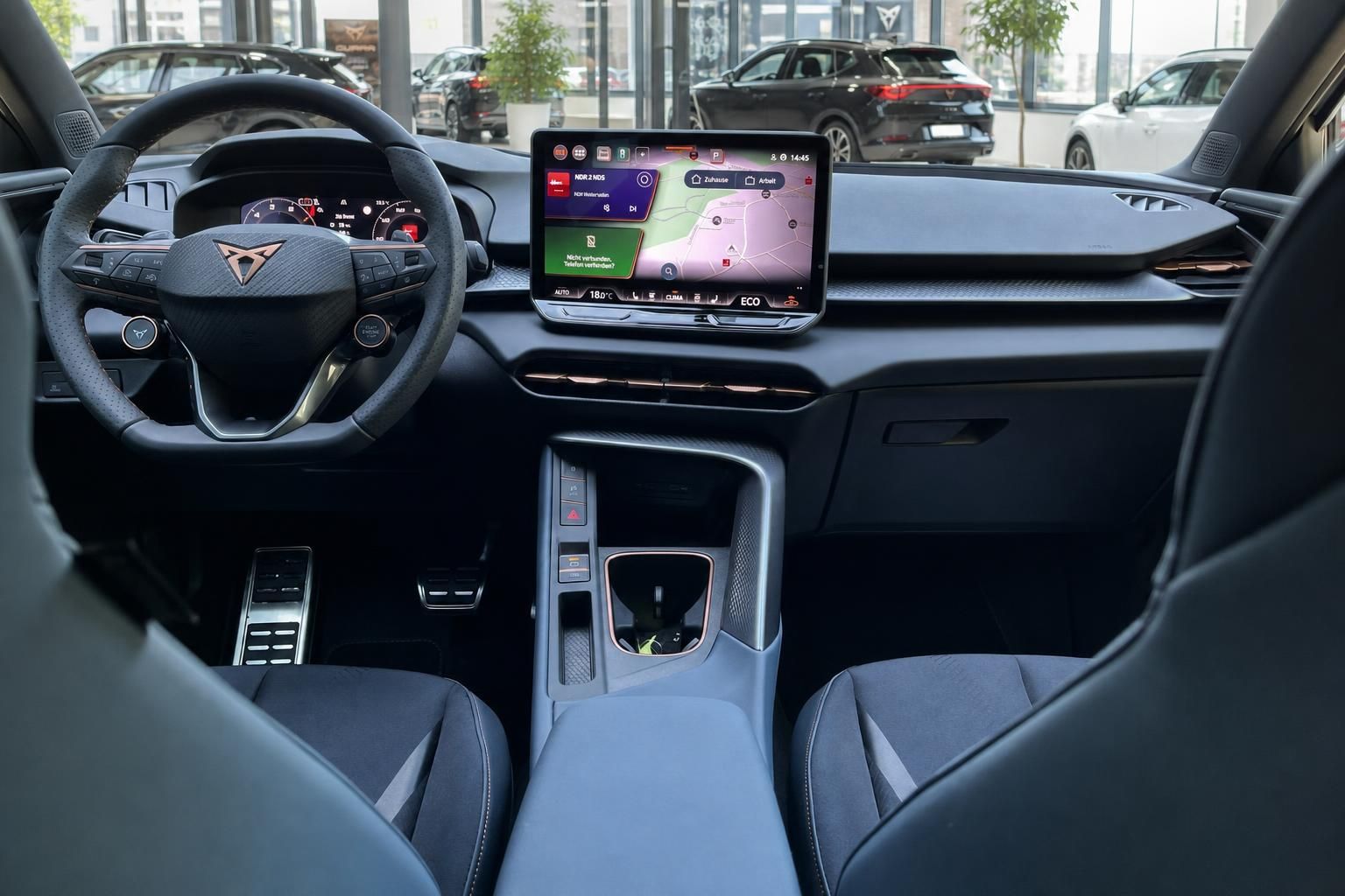 Cupra Terramar Interieur mit Navigationssystem und Display