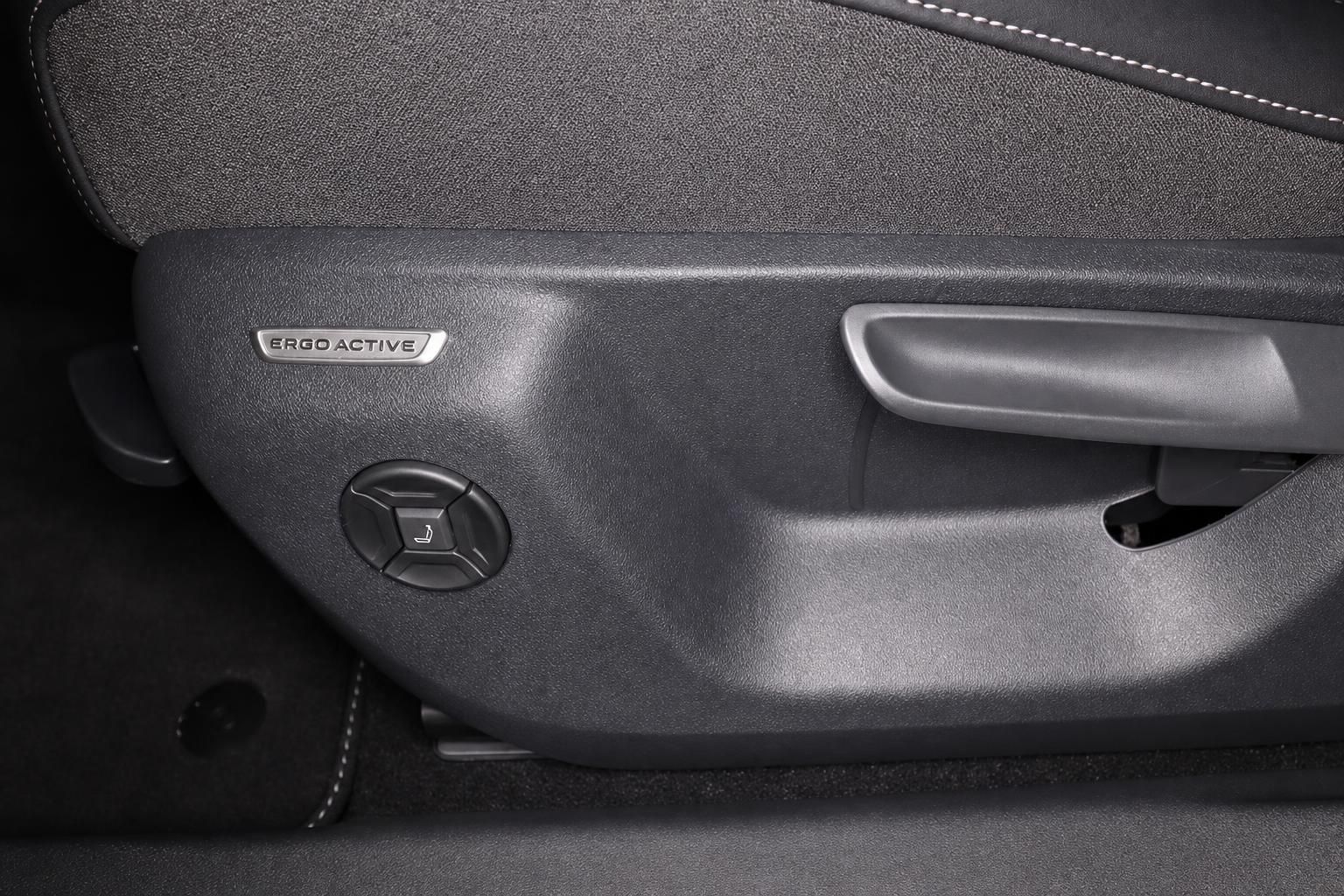 Ergo Active Sitzverstellung im Fahrzeug Innenraum Detailansicht