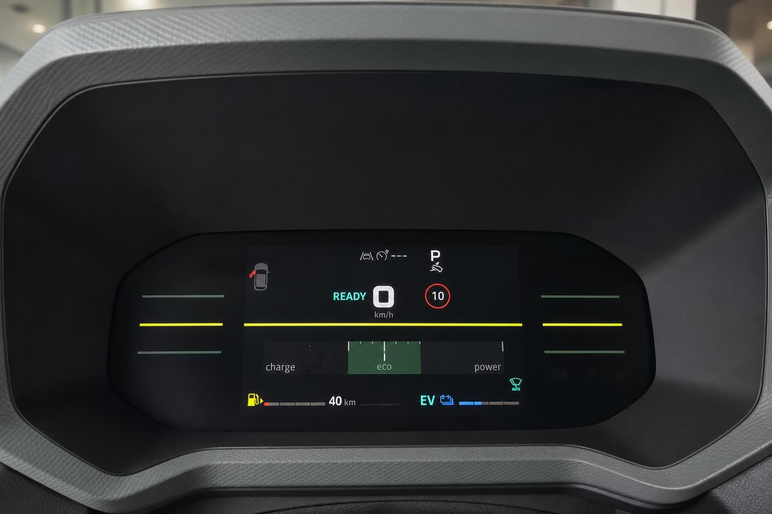 Digitales Kombiinstrument mit Ready Anzeige und EV Ladestatus im Fahrzeug