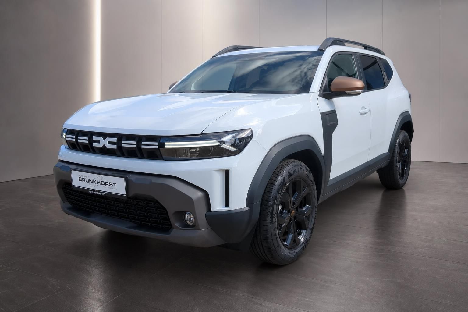 Dacia Duster weiß Frontansicht SUV im Autohaus Brunkhorst