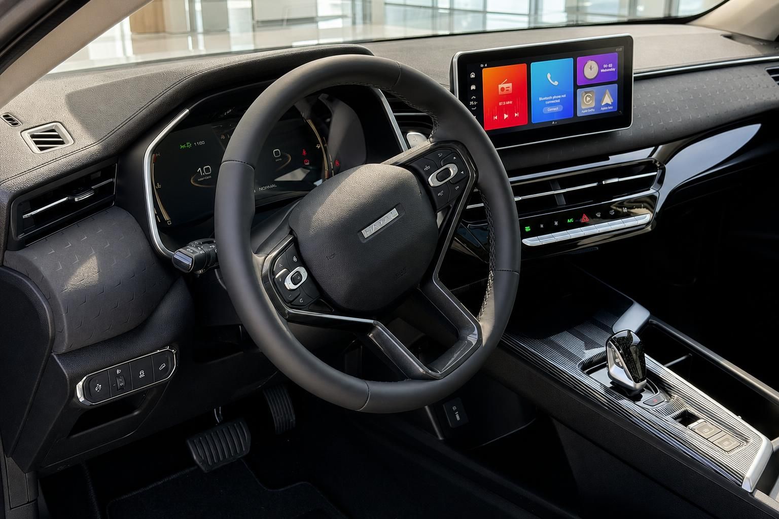 Haval SUV Innenraum mit Lenkrad, digitalem Tacho und Infotainment-Touchscreen