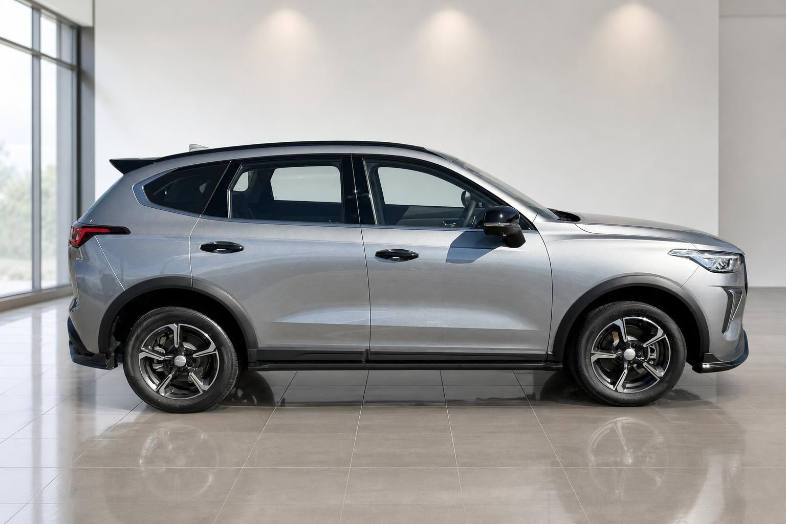 GWM Haval Jolion Pro SUV silber Seitenansicht im Autohaus