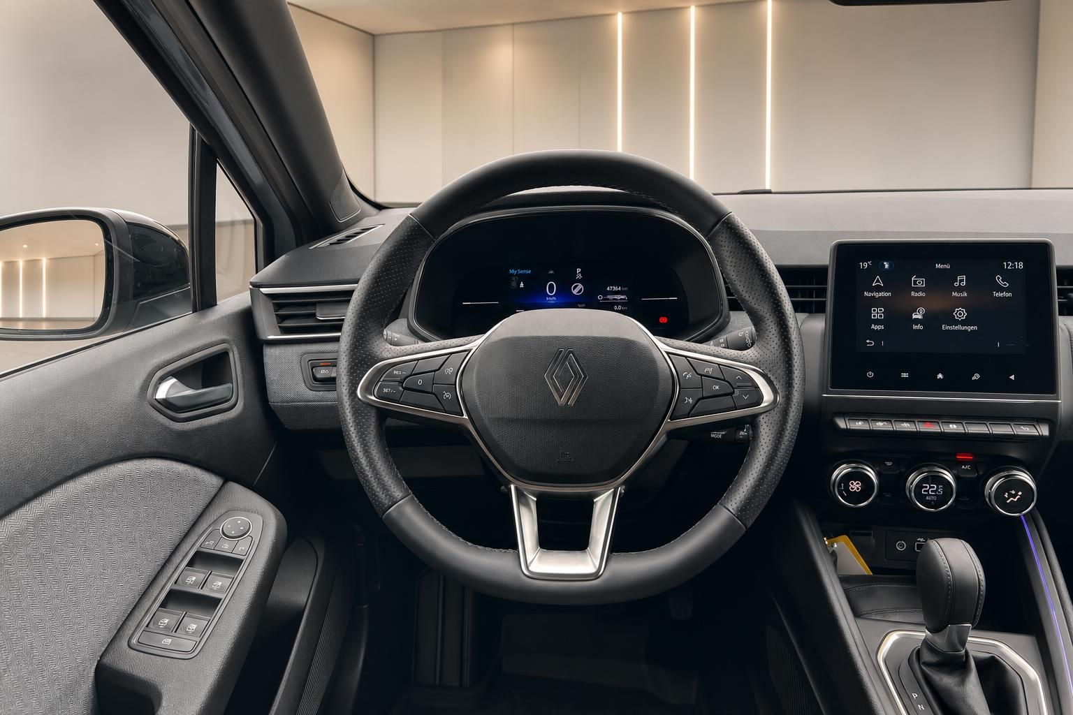Renault Innenraum Lenkrad mit Multifunktionstasten und Bordcomputer