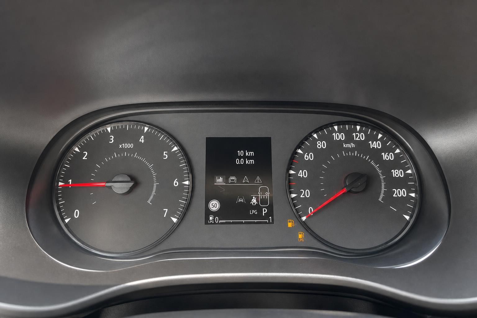 Cockpit Anzeigeinstrumente mit Tacho und Drehzahlmesser im Fahrzeug