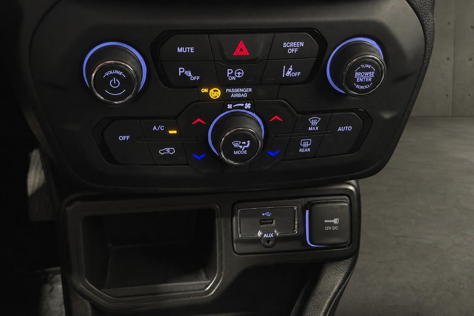 Jeep Renegade Klimabedienung Mittelkonsole USB Anschluss