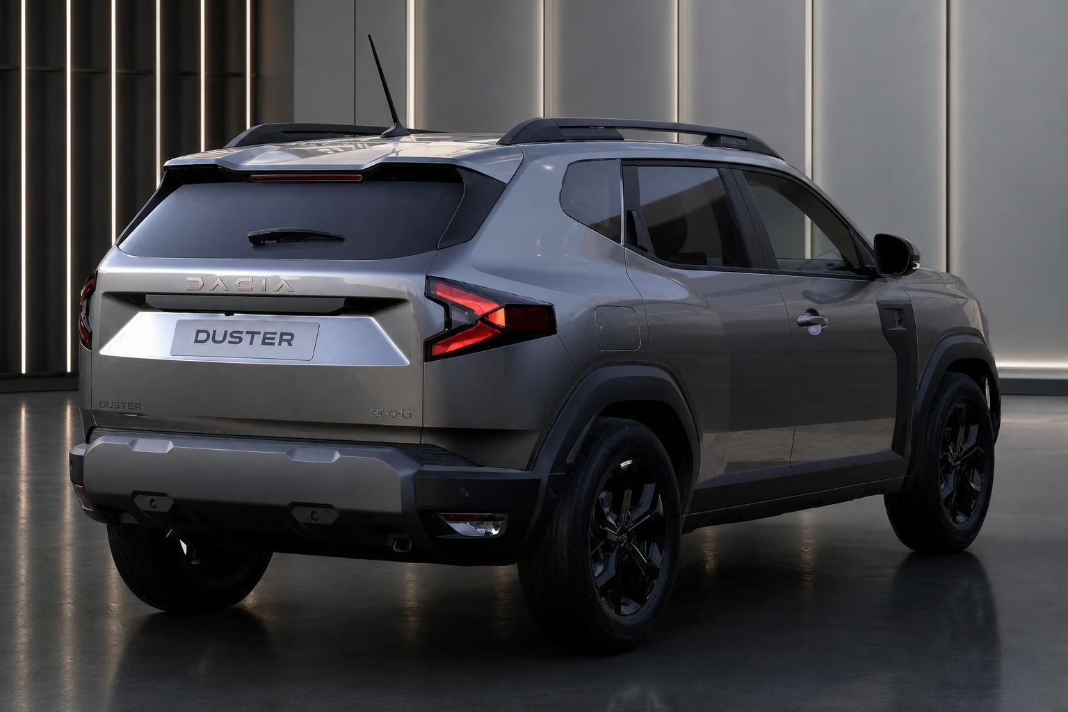 Dacia Duster SUV seitlich-hinten mit ECO-G Kennzeichnung und schwarzer Ausstattung