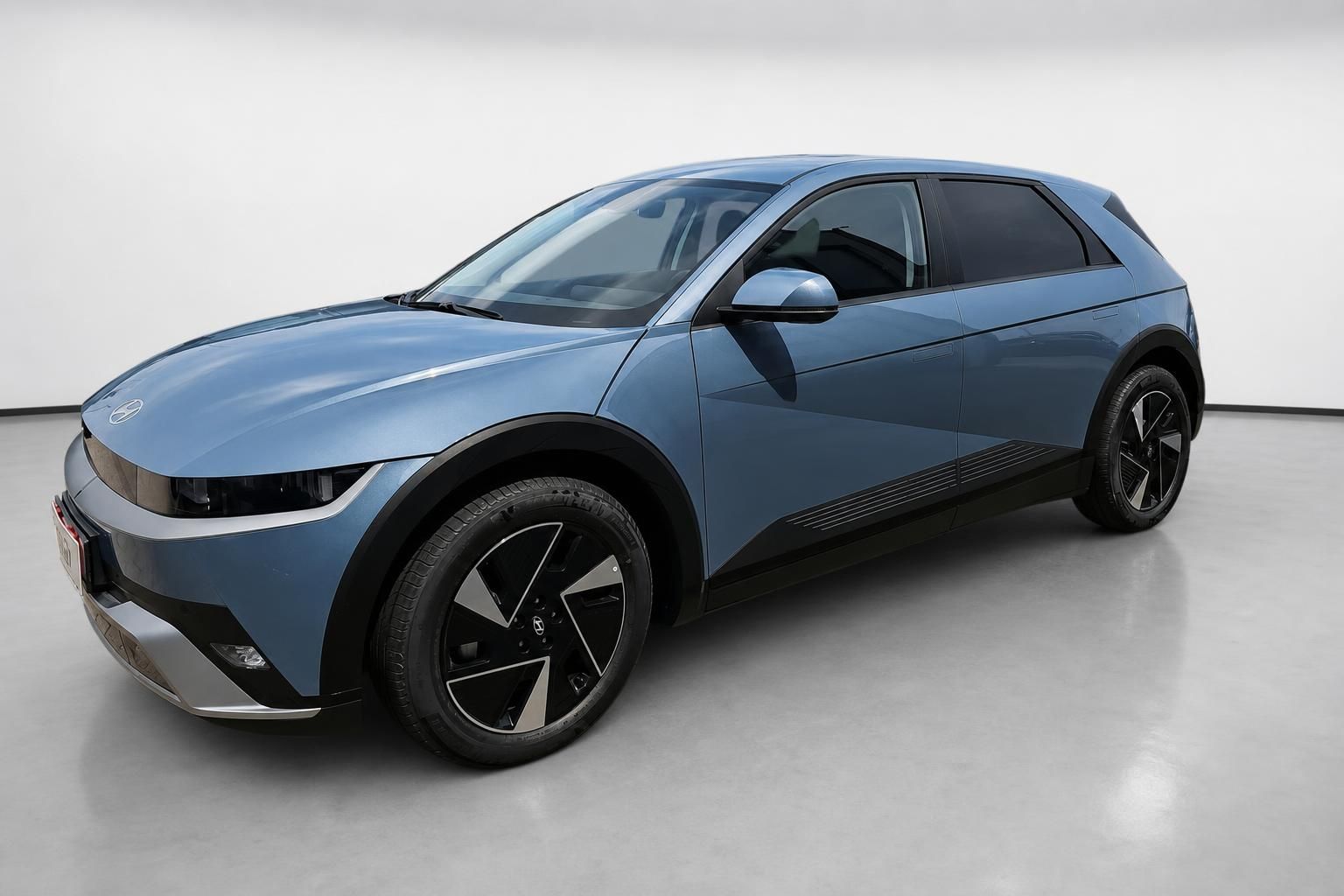Hyundai Ioniq 5 blau, Frontansicht schräg von vorne