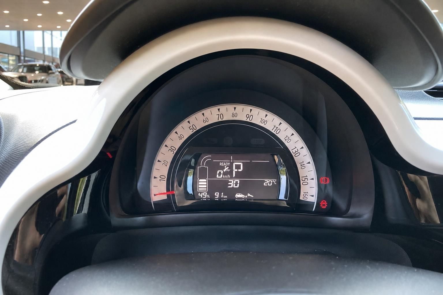 Renault Twingo Electric Cockpit mit digitalem Tacho und Batterieanzeige