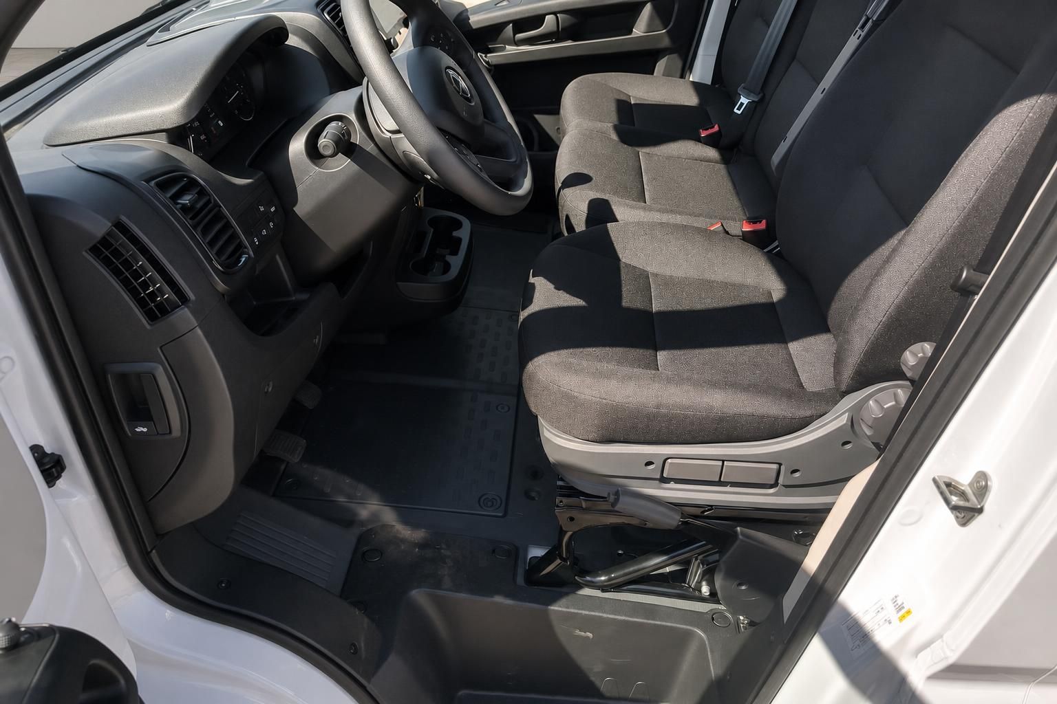 Fahrzeug Innenraum Fahrersitz und Cockpit Detailansicht