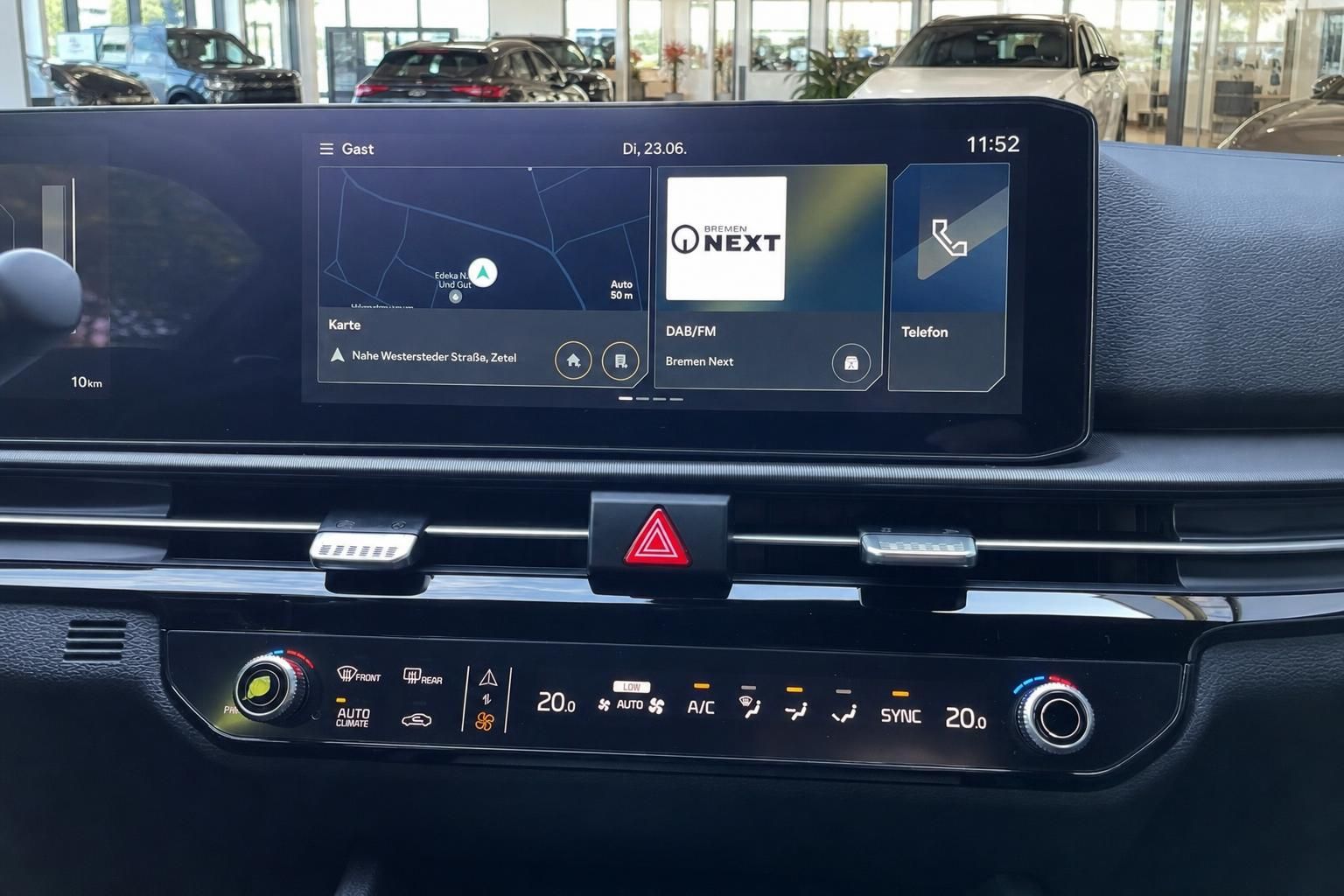Kia Sportage Infotainment Display mit Navigation und Klimabedienung