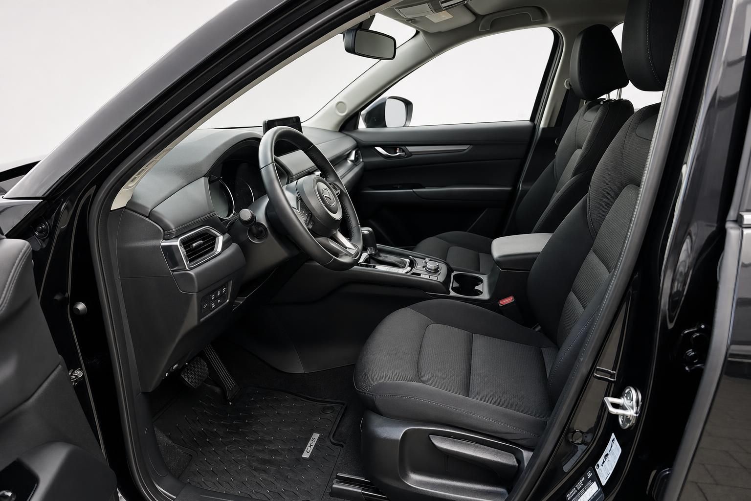 Mazda CX-5 Fahrersitz und Armaturenbrett im Detail