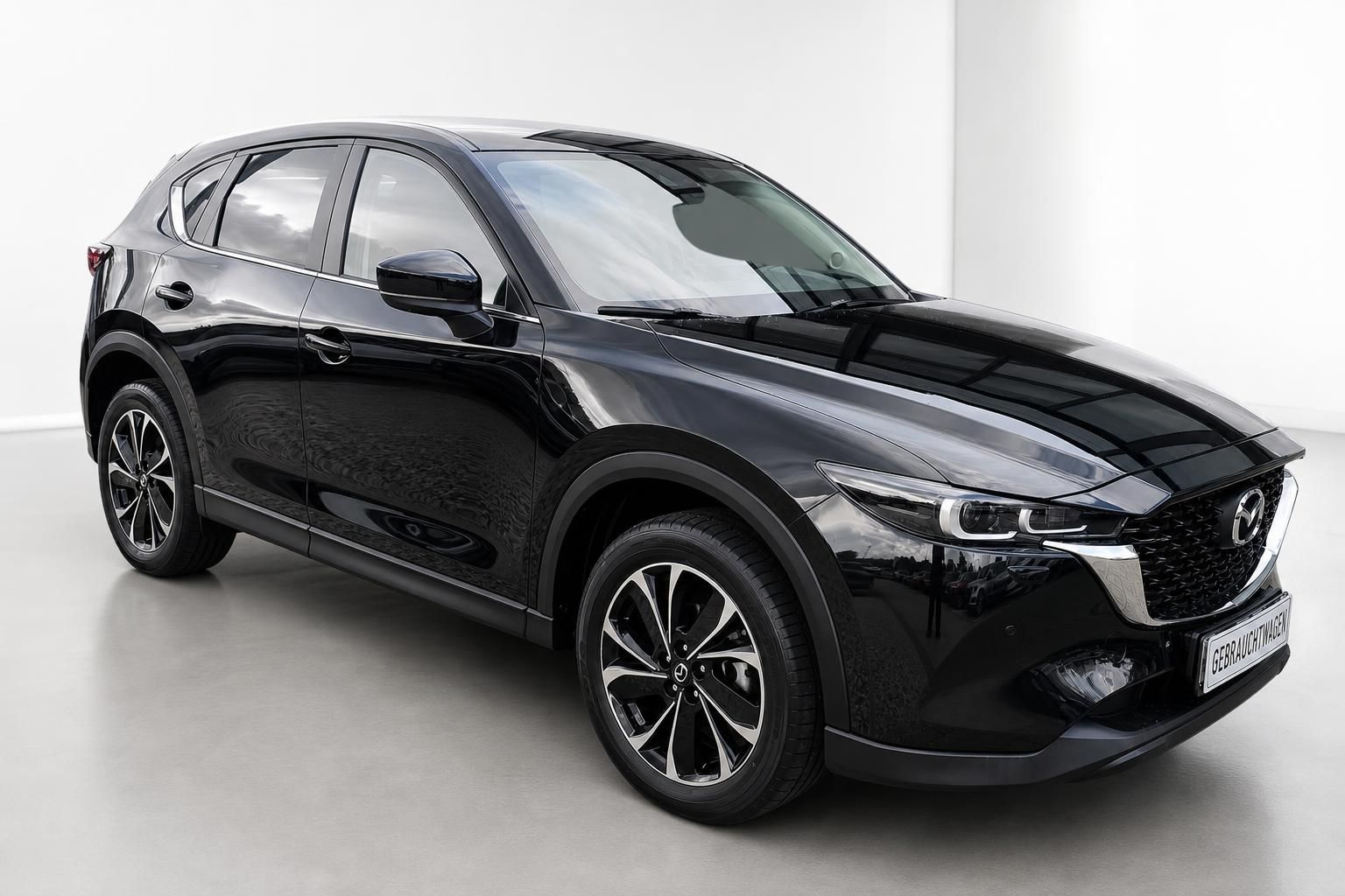 Mazda CX-5 schwarz Frontansicht seitlich Gebrauchtwagen