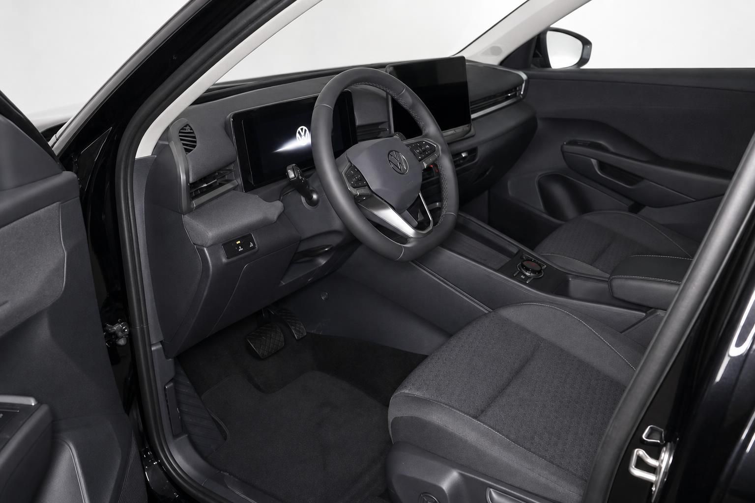 VW T-Roc Cockpit Innenraum Lenkrad und Sitze