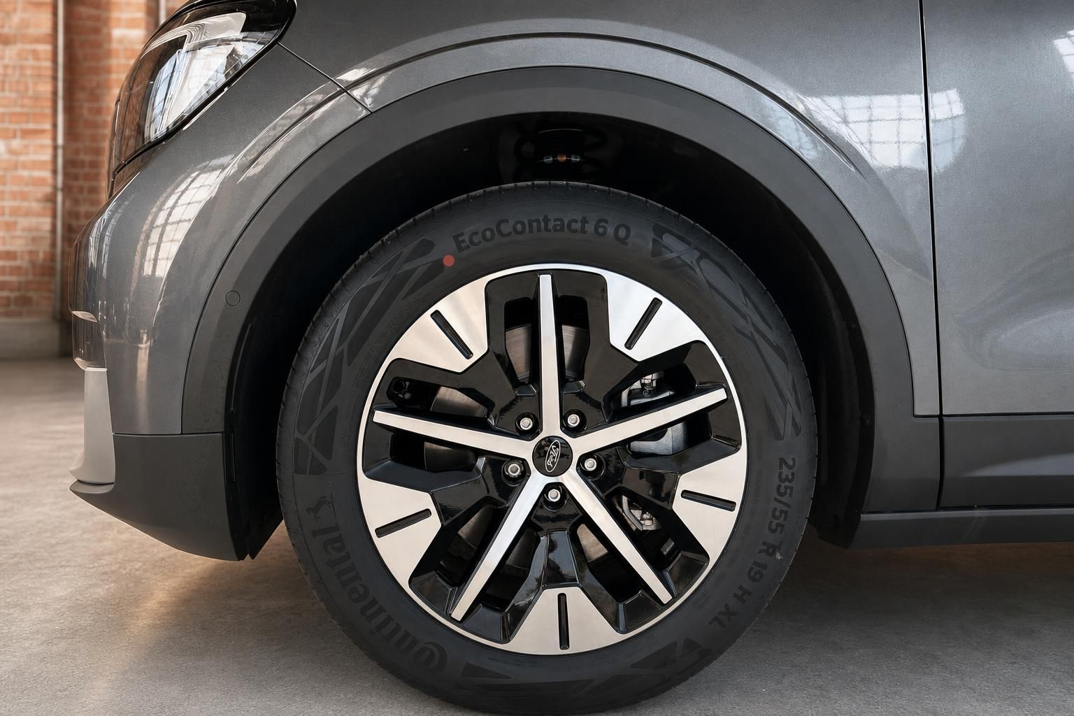 Ford Explorer Elektro Alufelge Detailansicht mit Continental EcoContact 6 Q Reifen